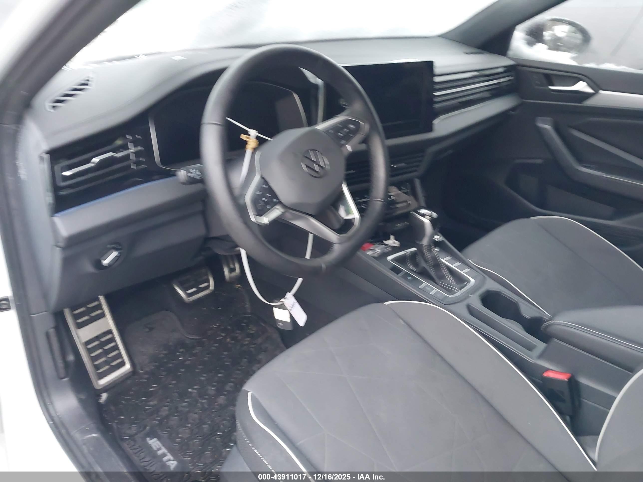 VOLKSWAGEN JETTA image 5
