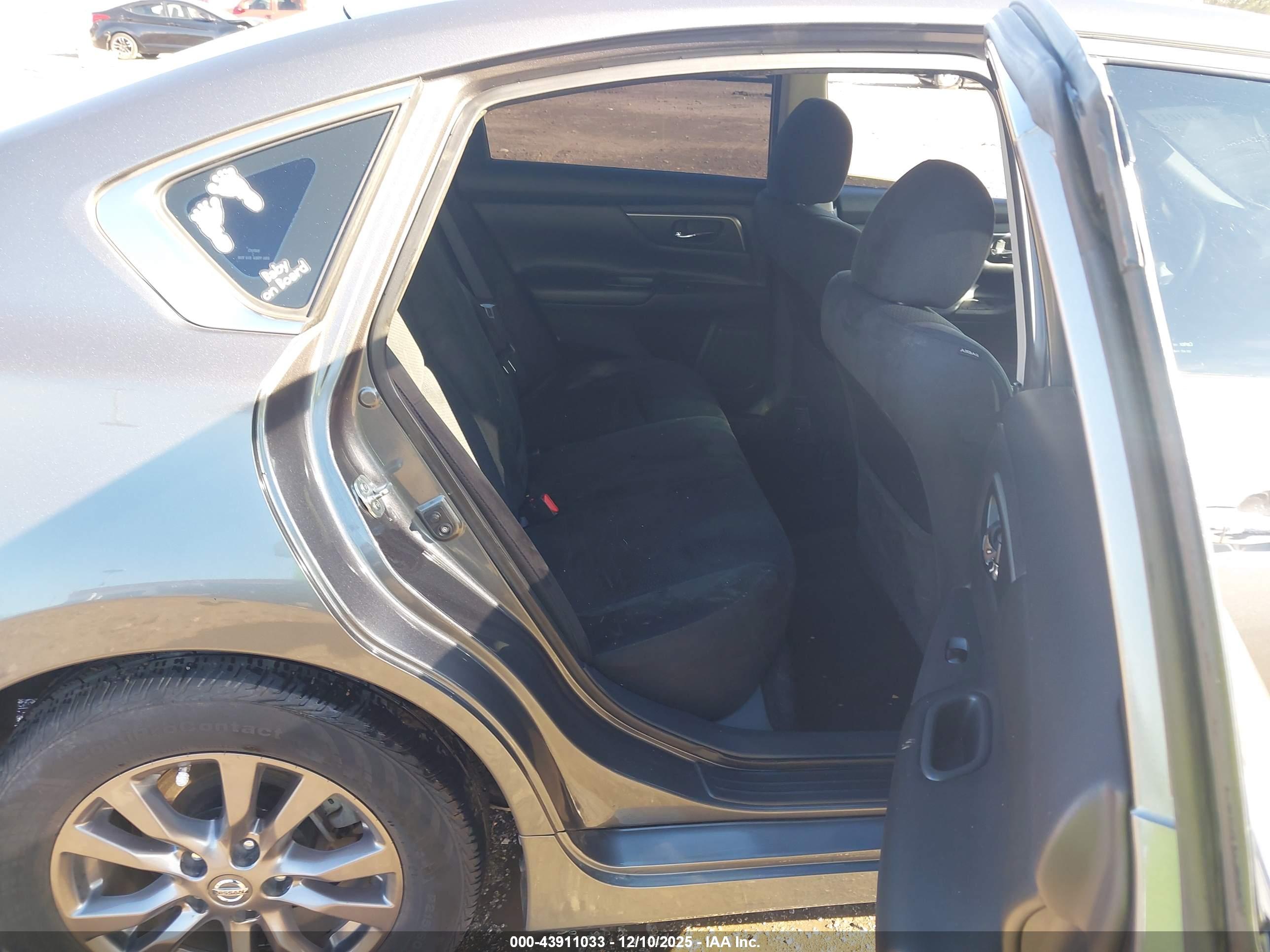 NISSAN ALTIMA image 8