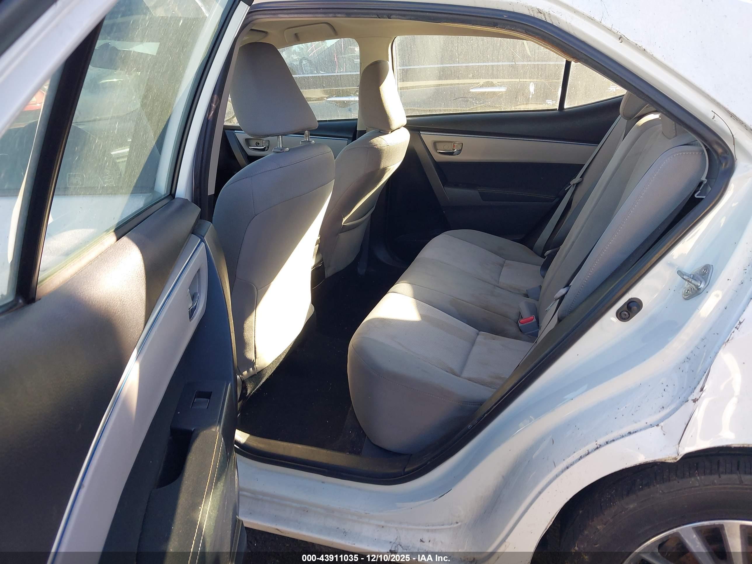 TOYOTA COROLLA image 8