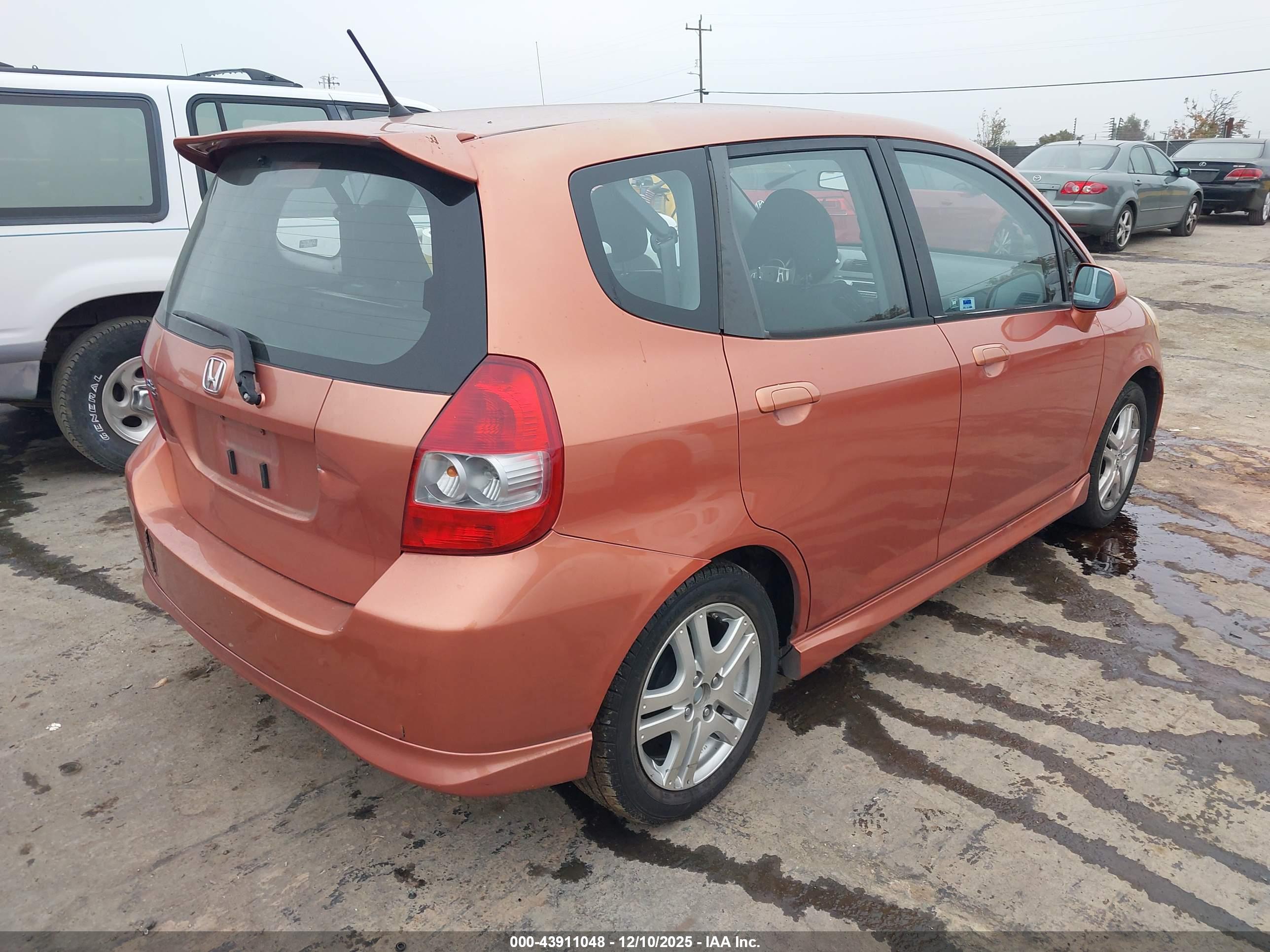 HONDA FIT image 4