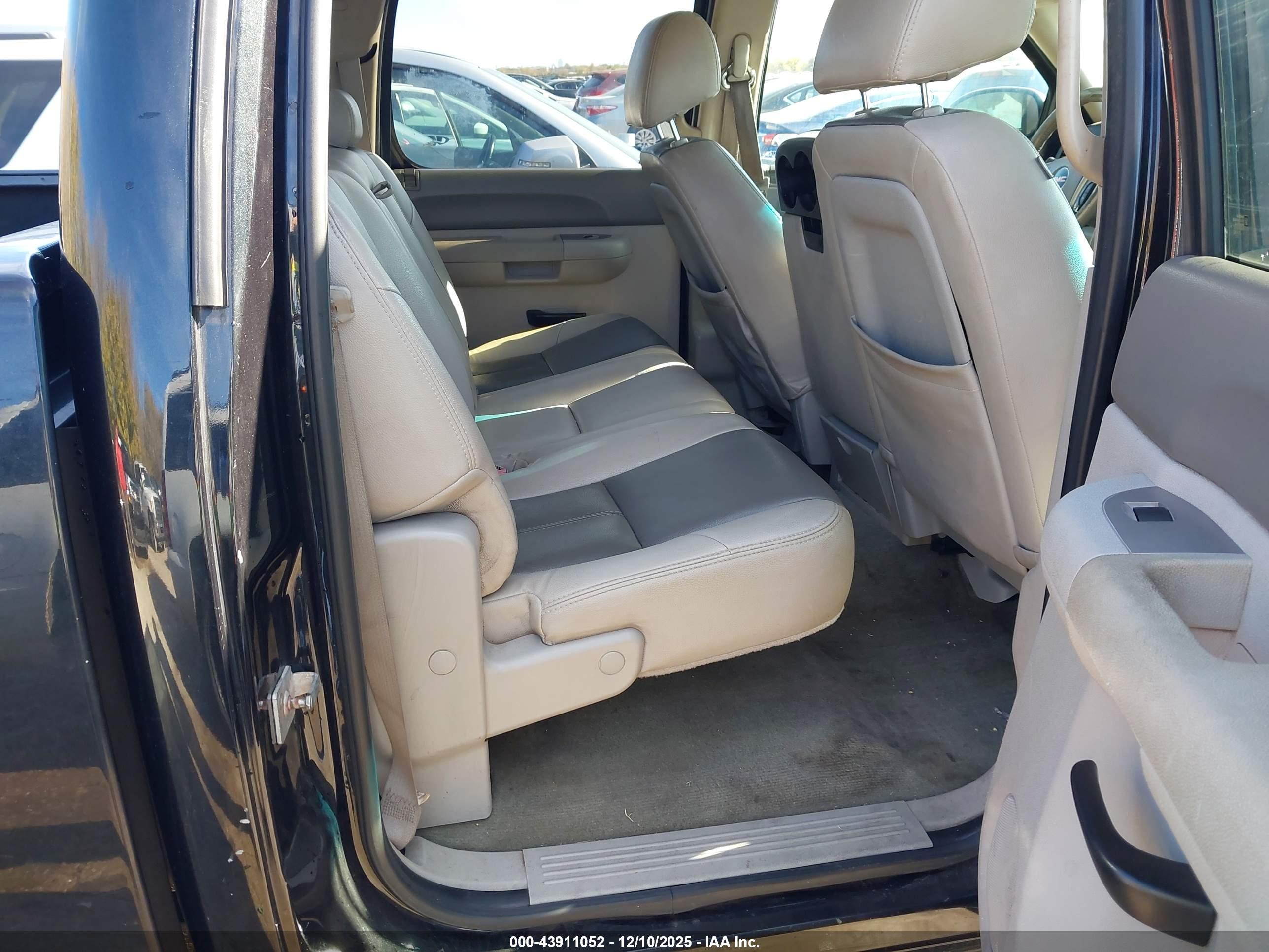 GMC SIERRA image 8