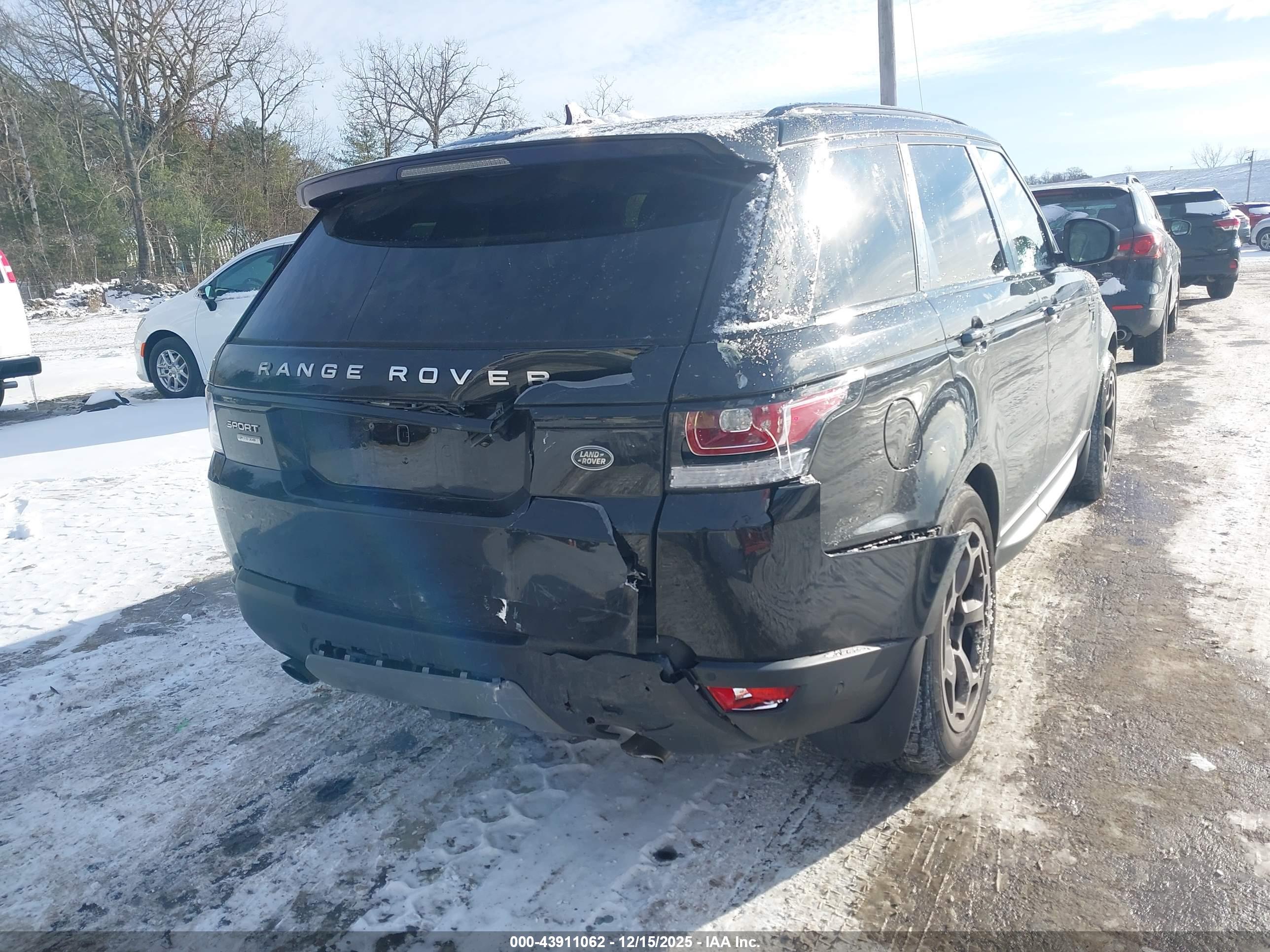 LAND ROVER image 6