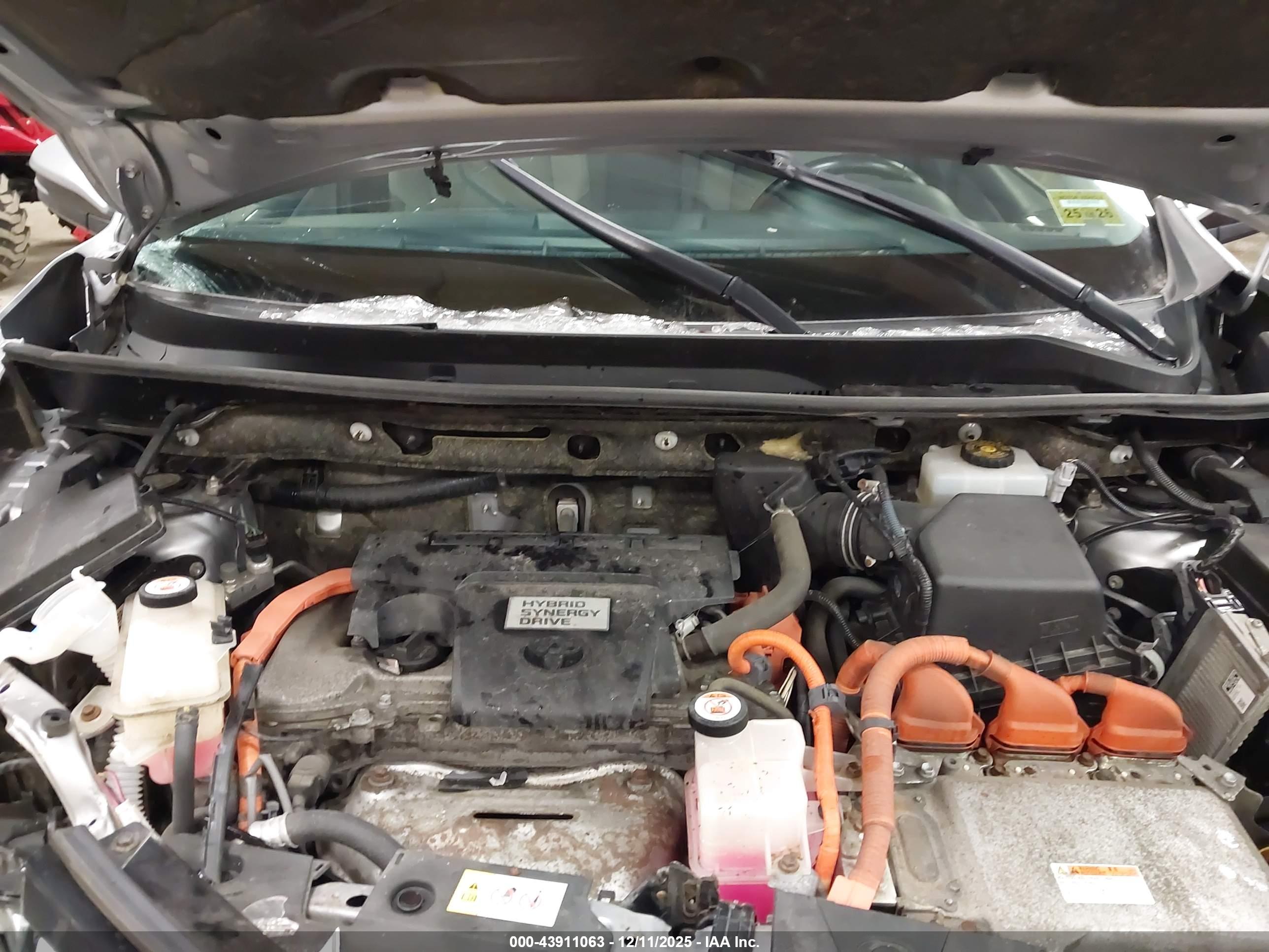 TOYOTA RAV4 image 10
