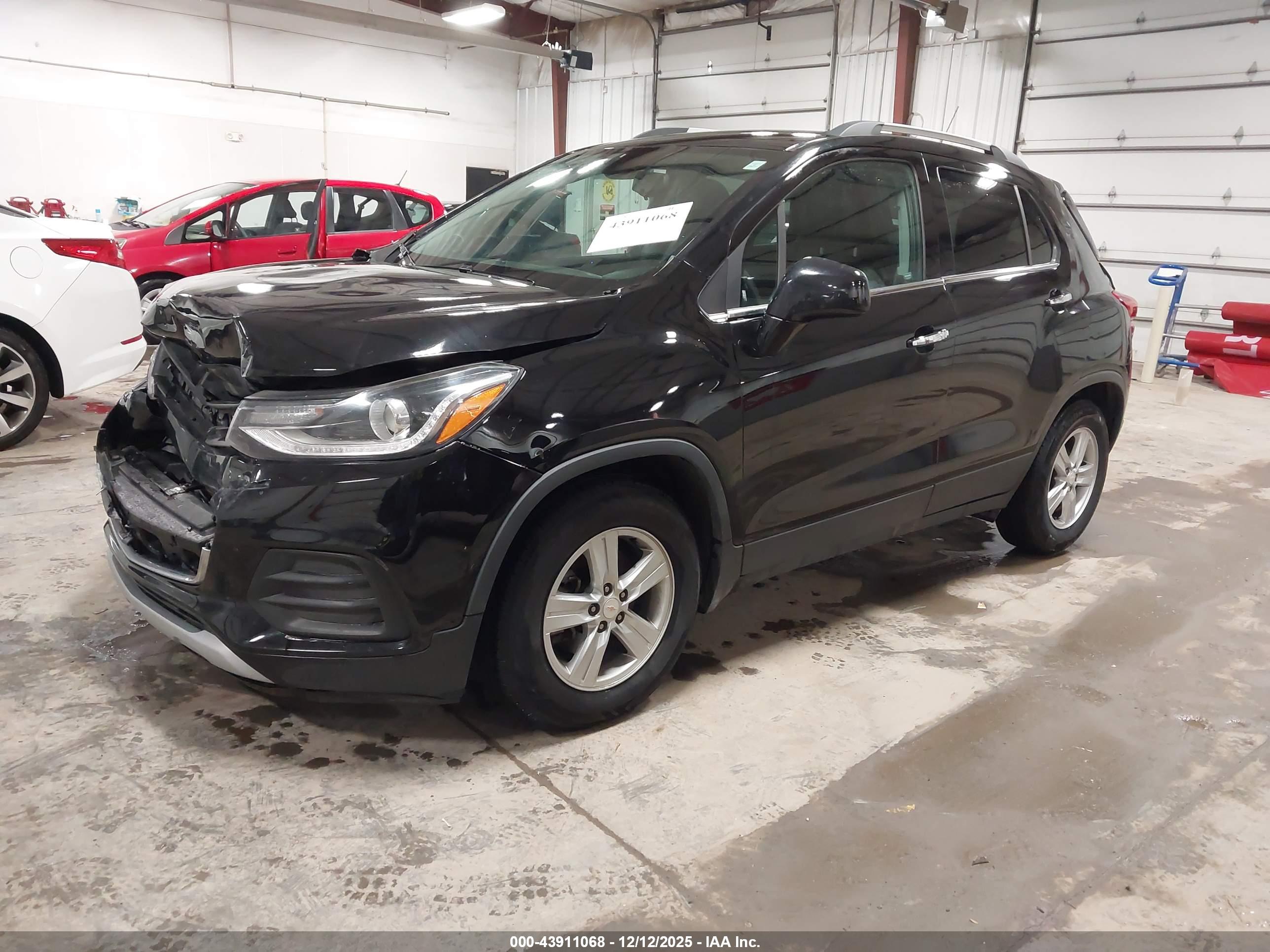 CHEVROLET TRAX image 2