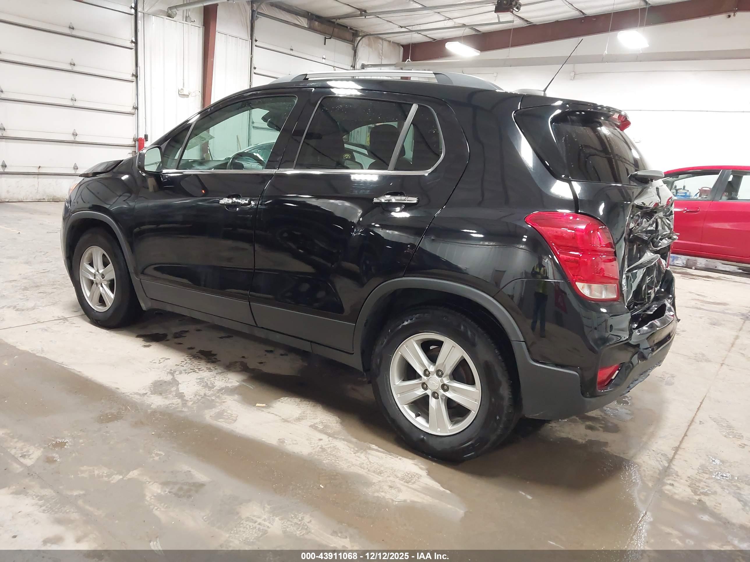CHEVROLET TRAX image 3