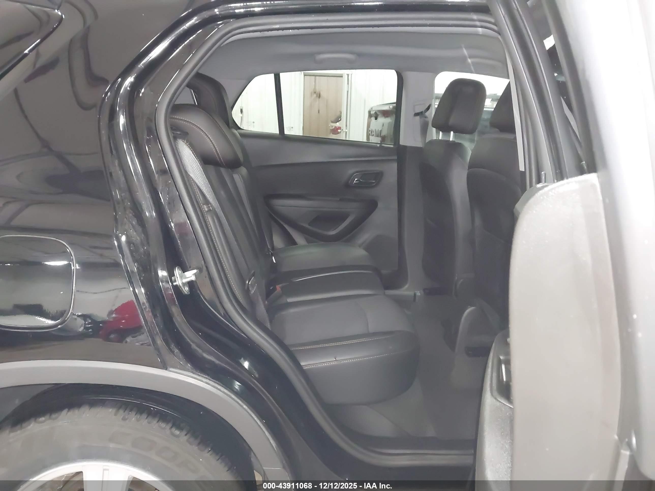 CHEVROLET TRAX image 8