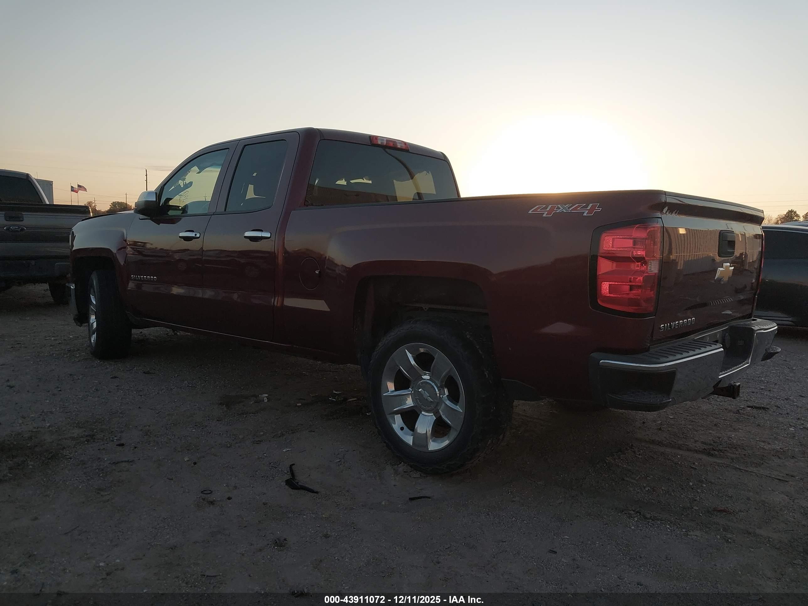 CHEVROLET SILVERADO image 3