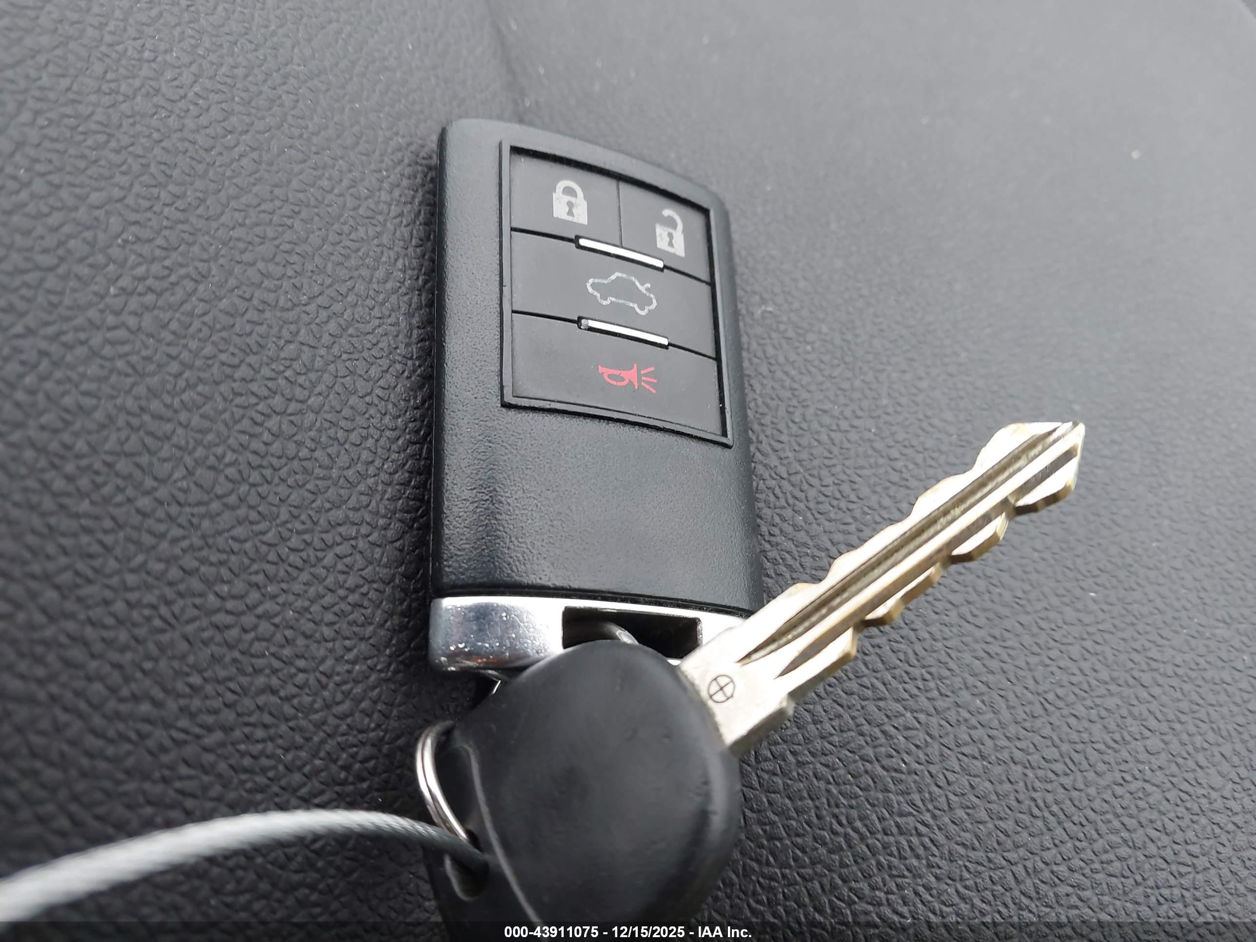 CADILLAC CTS image 11