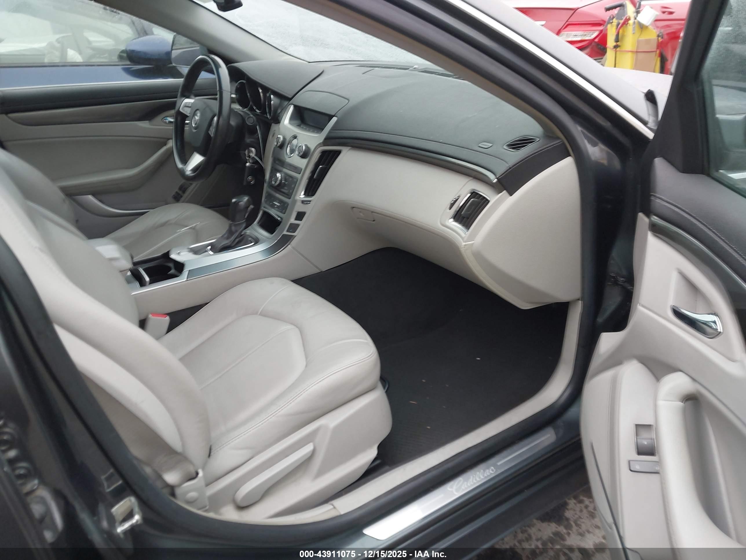 CADILLAC CTS image 5