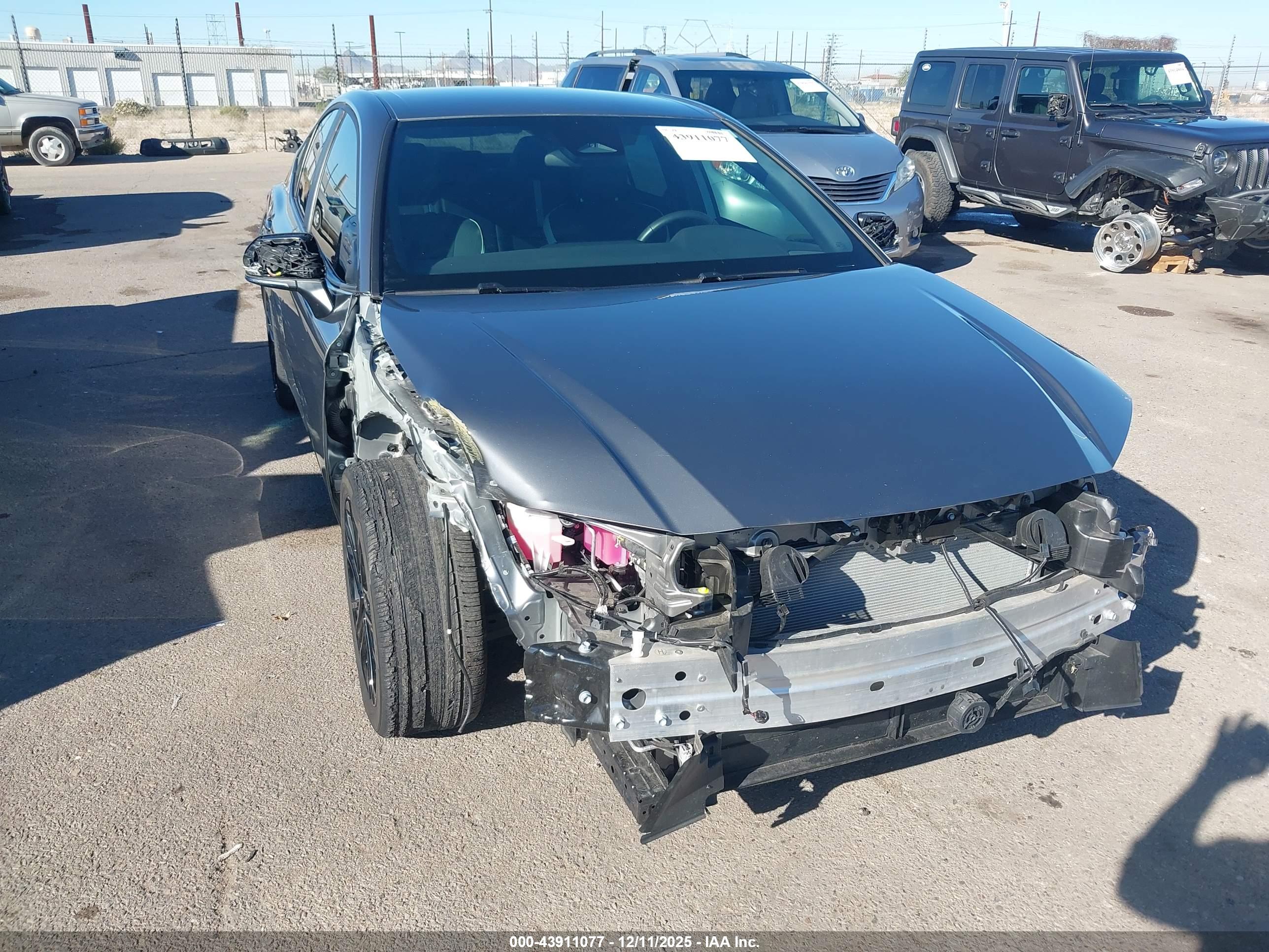 TOYOTA CAMRY image 6