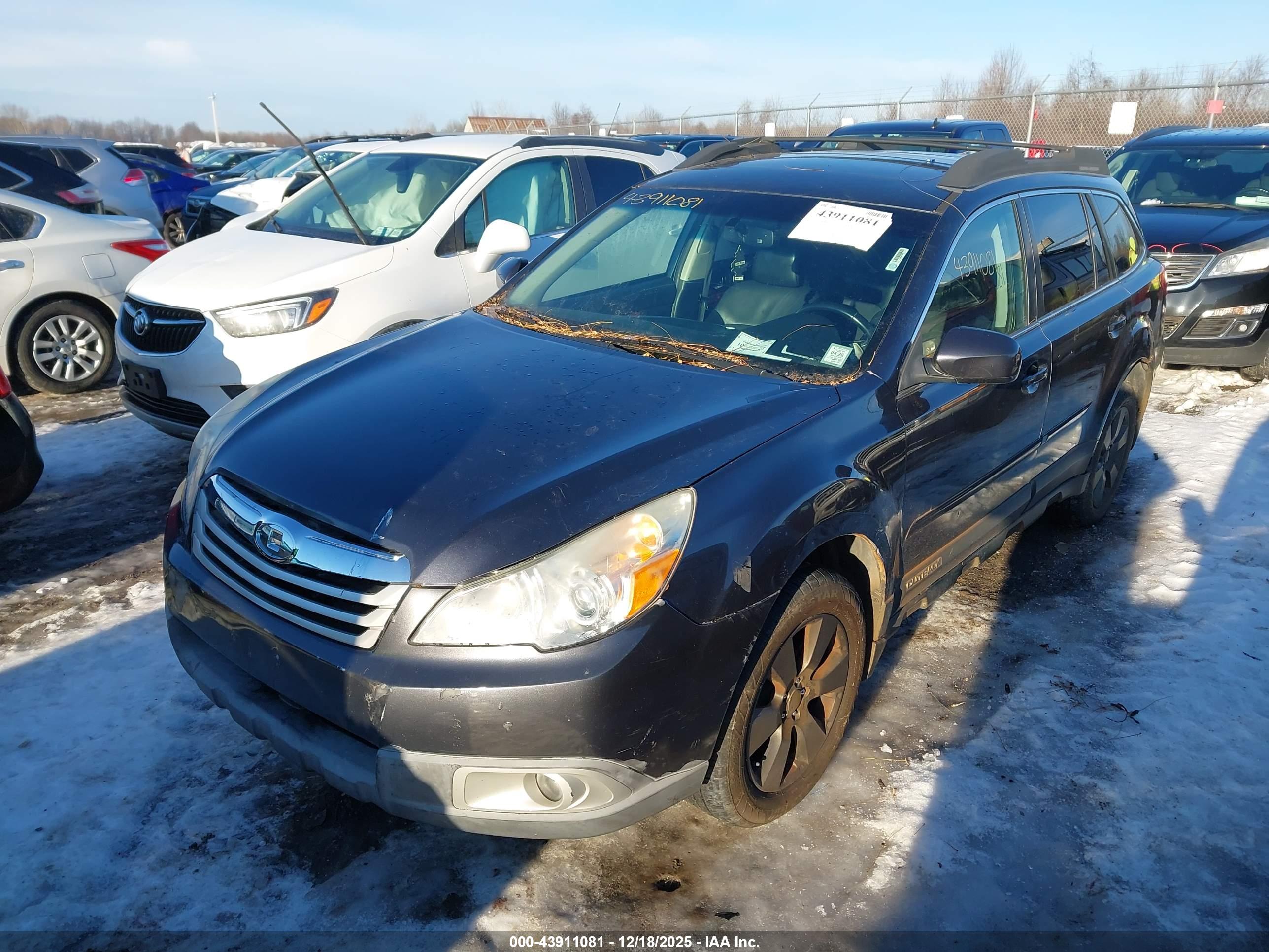 SUBARU OUTBACK image 2