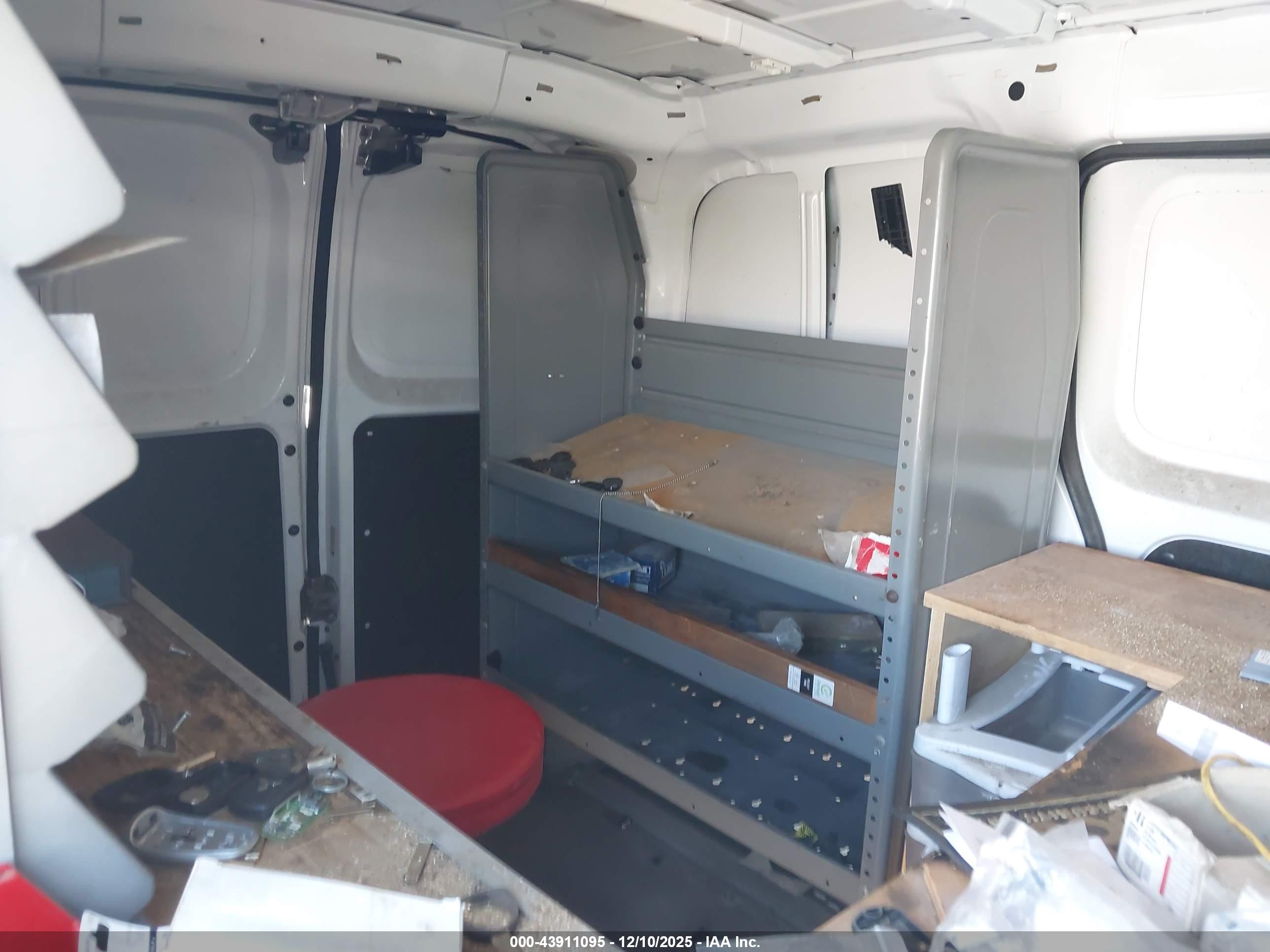 NISSAN NV200 image 8