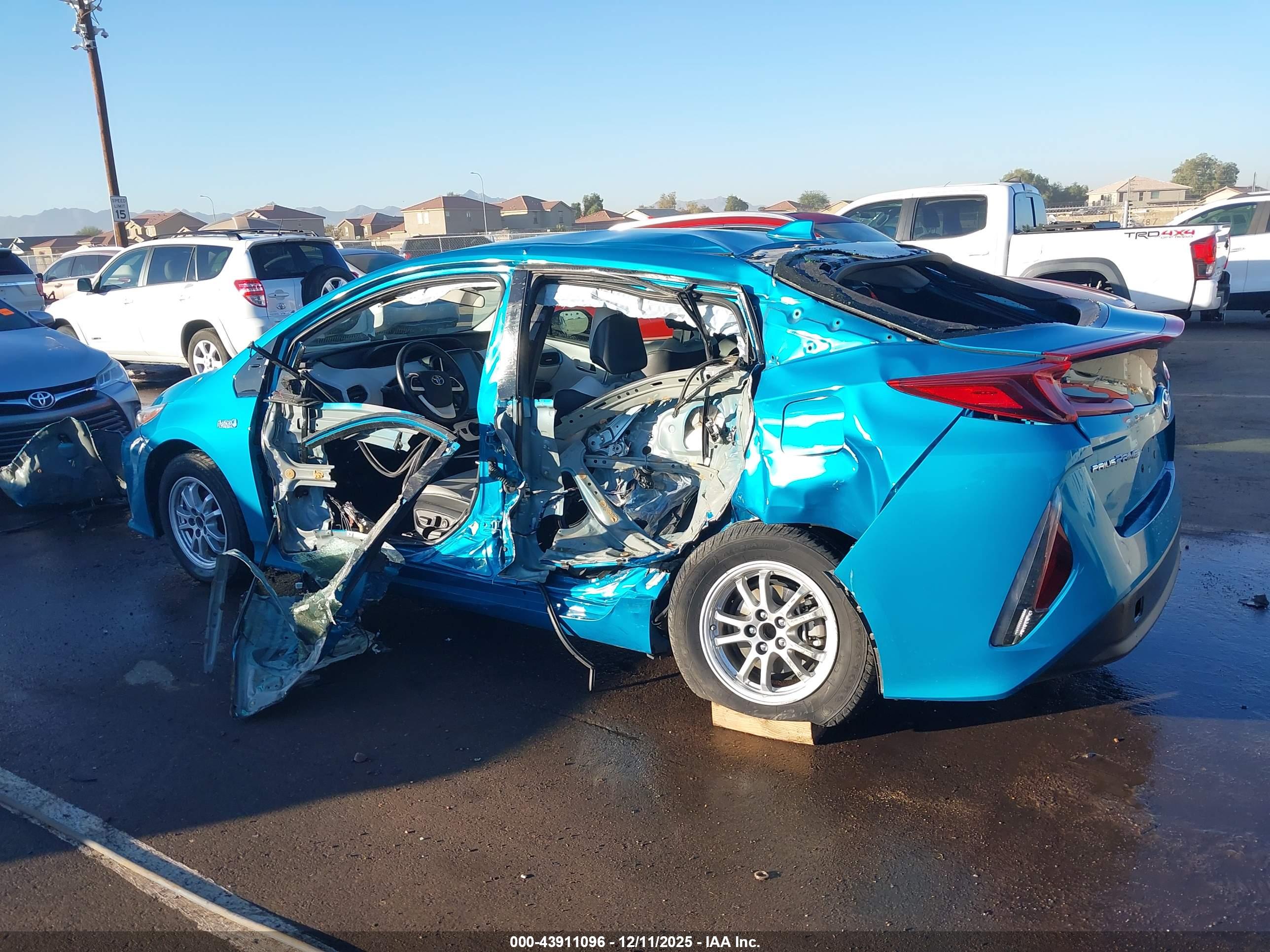 TOYOTA PRIUS image 6
