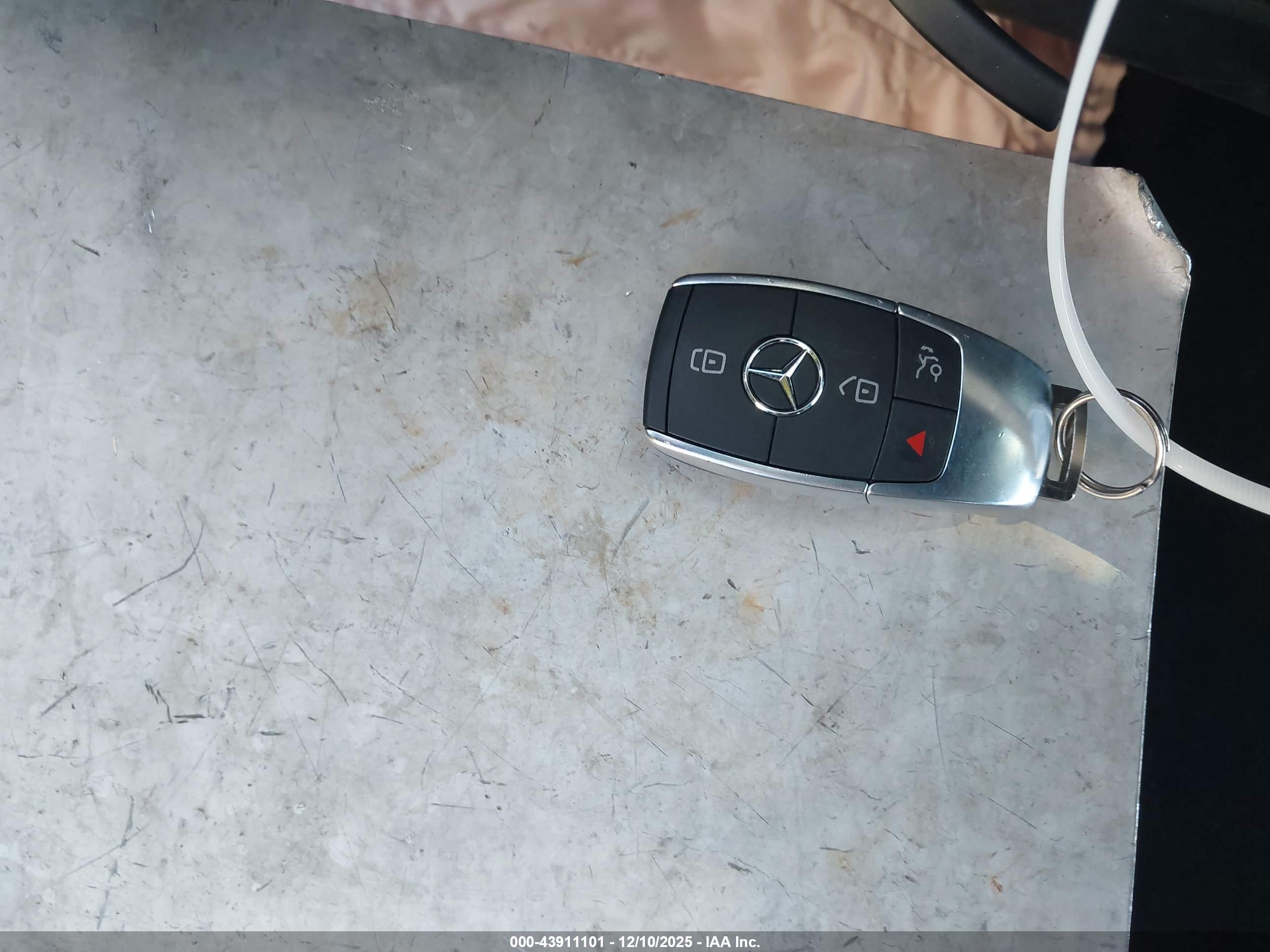 MERCEDES-BENZ GLE image 11