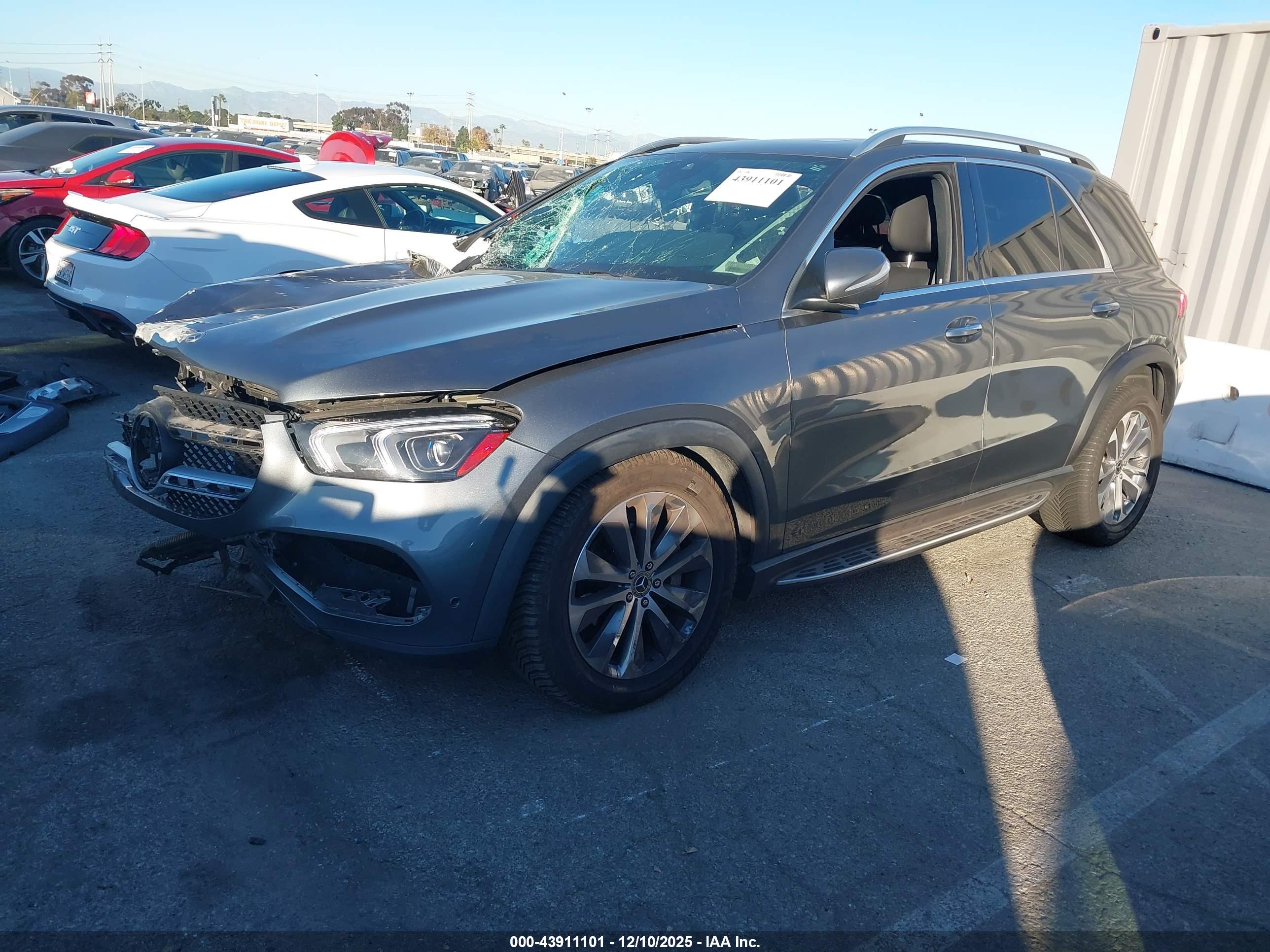 MERCEDES-BENZ GLE image 2