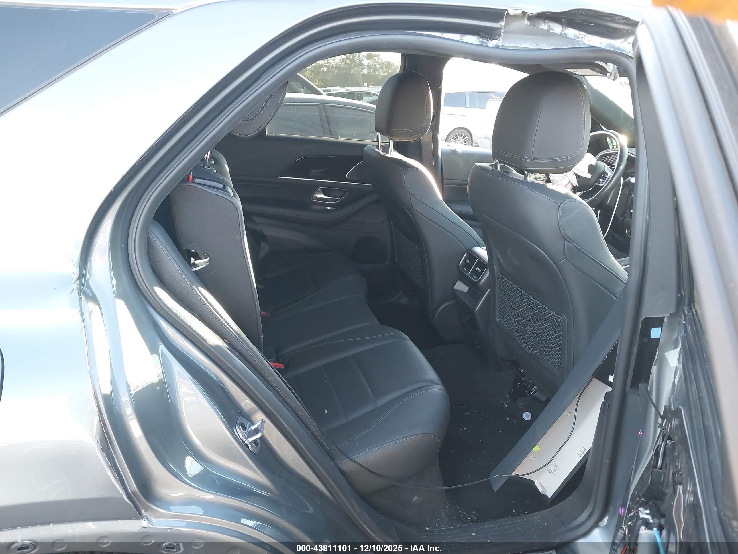 MERCEDES-BENZ GLE image 8