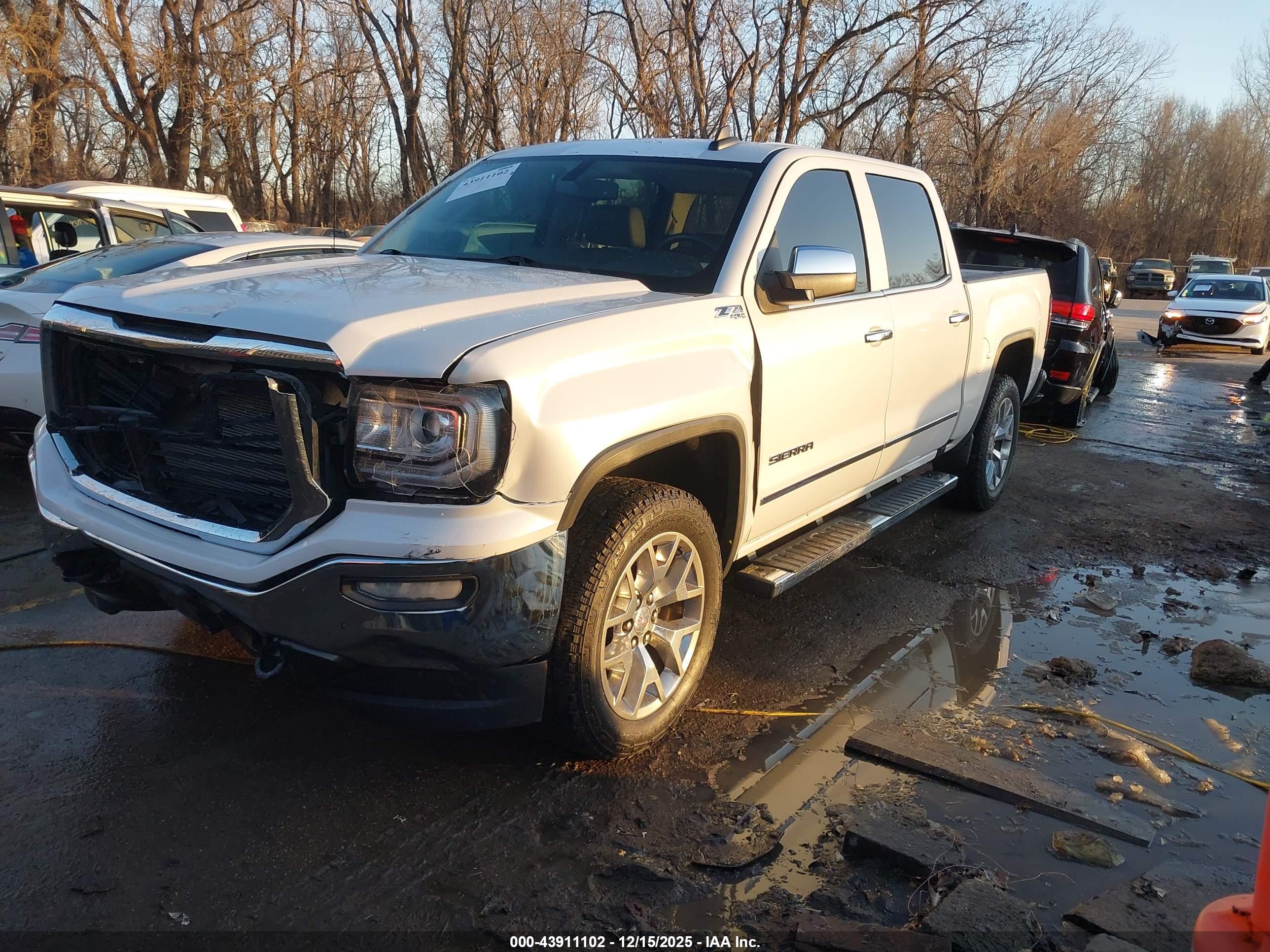 GMC SIERRA image 2