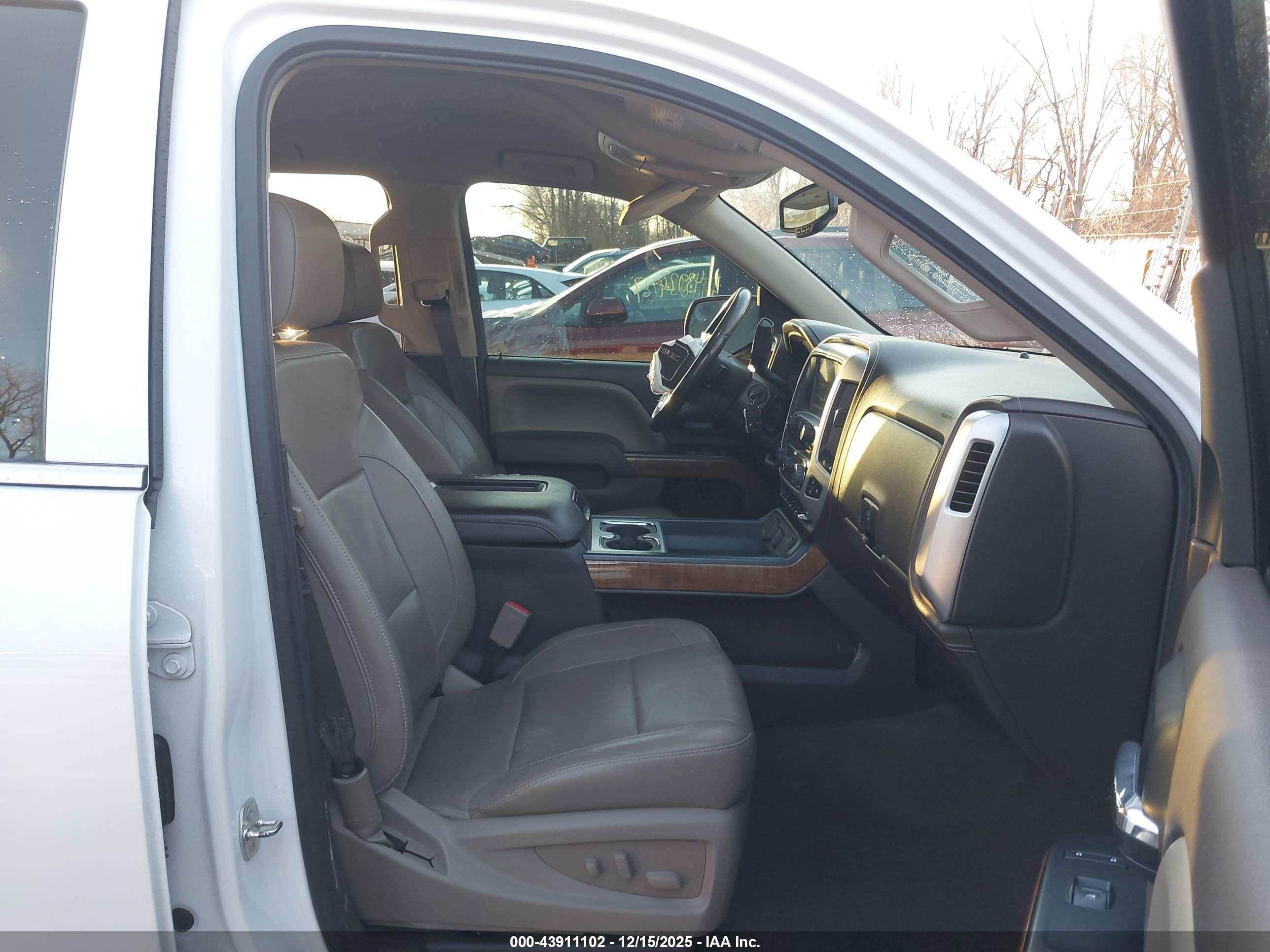 GMC SIERRA image 5