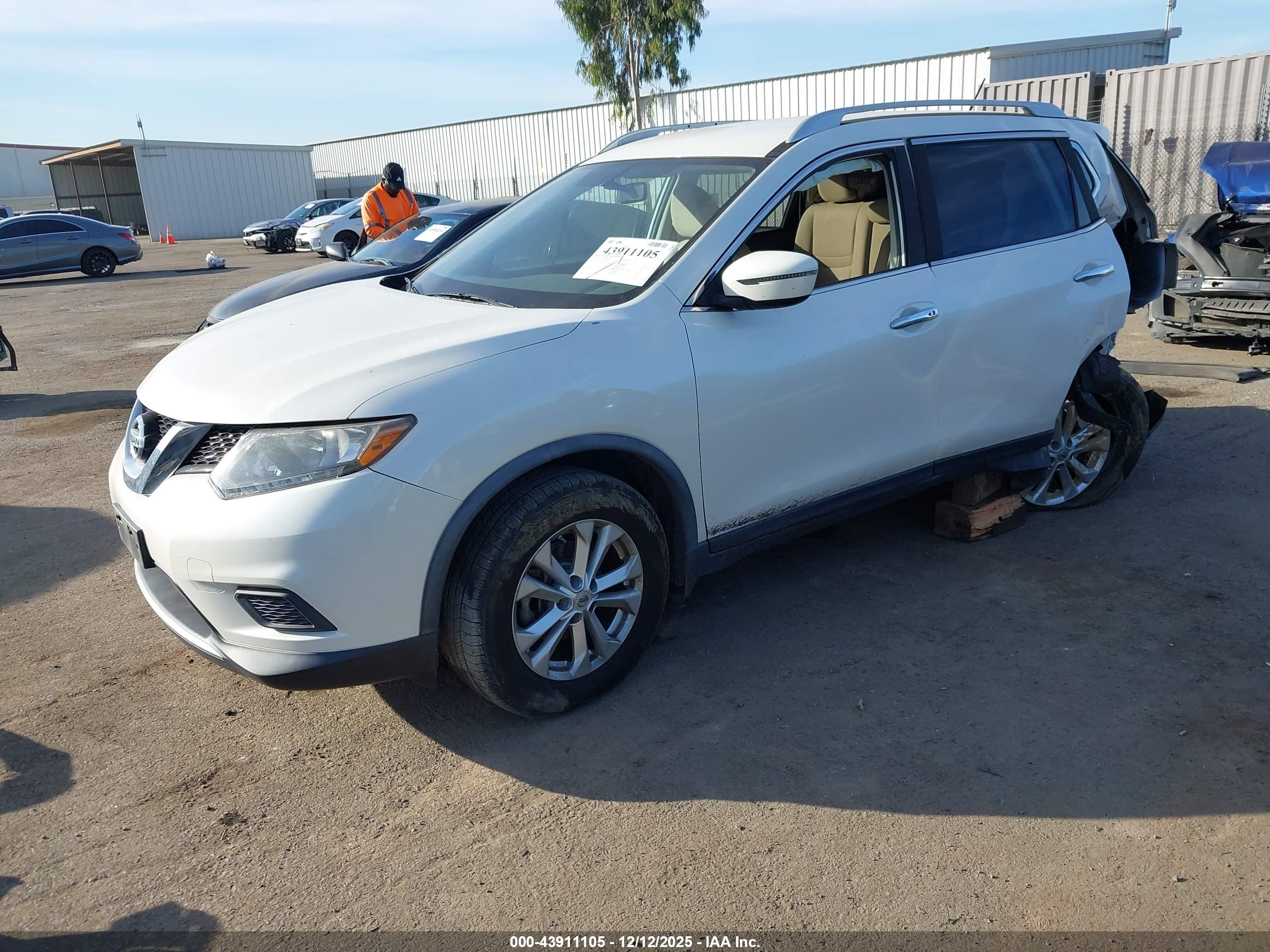 NISSAN ROGUE image 2