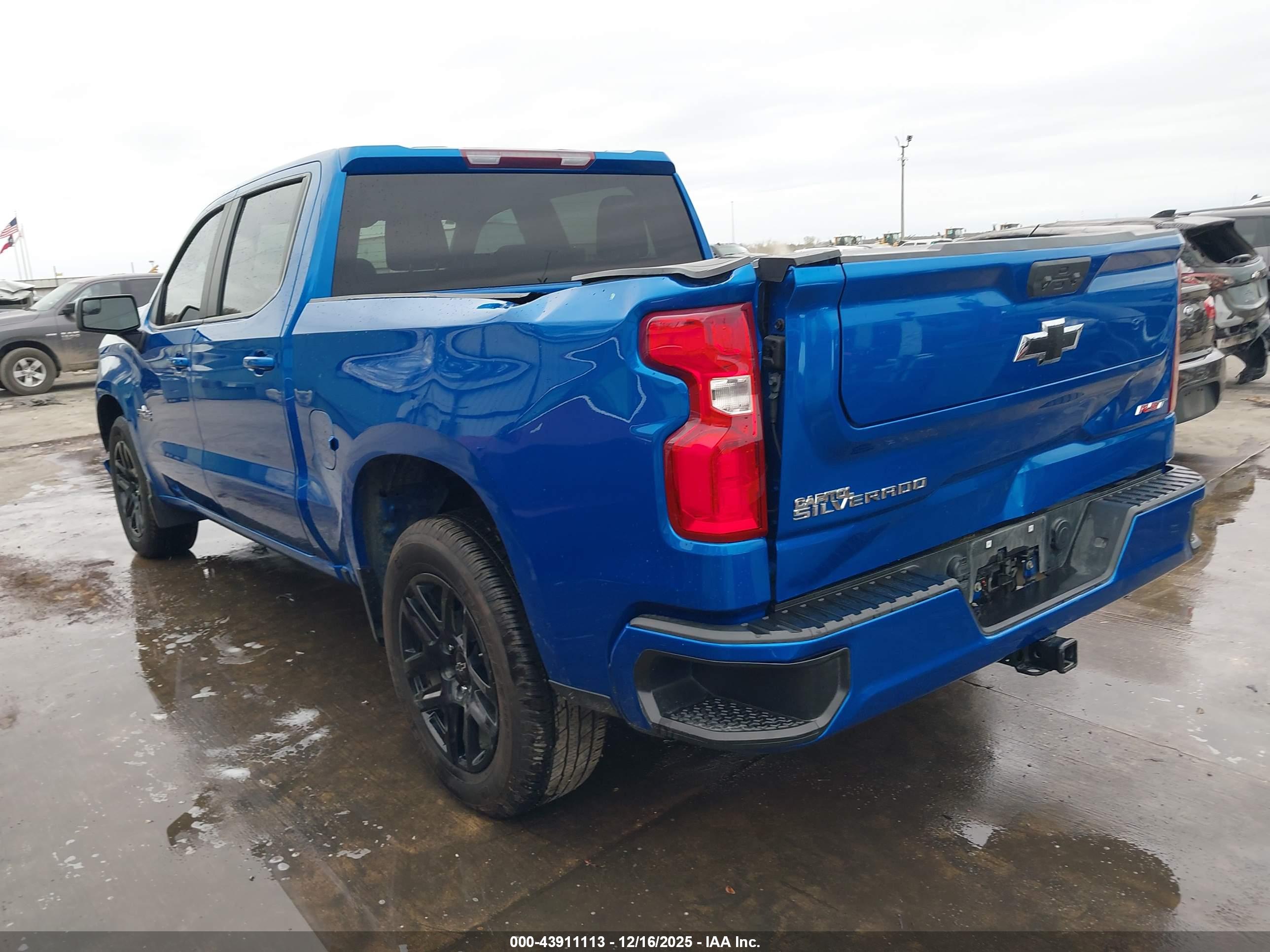 CHEVROLET SILVERADO image 3