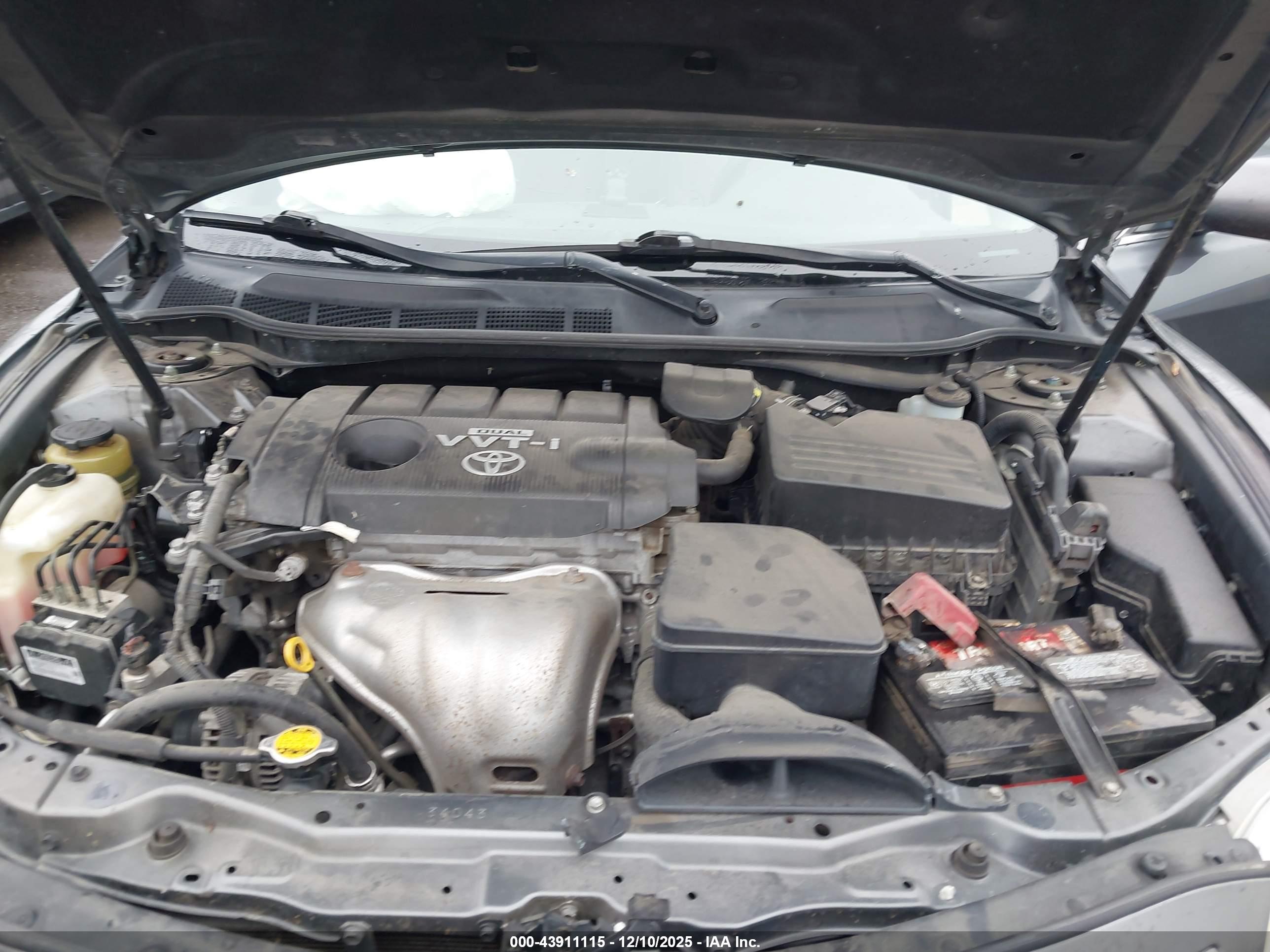 TOYOTA CAMRY image 10