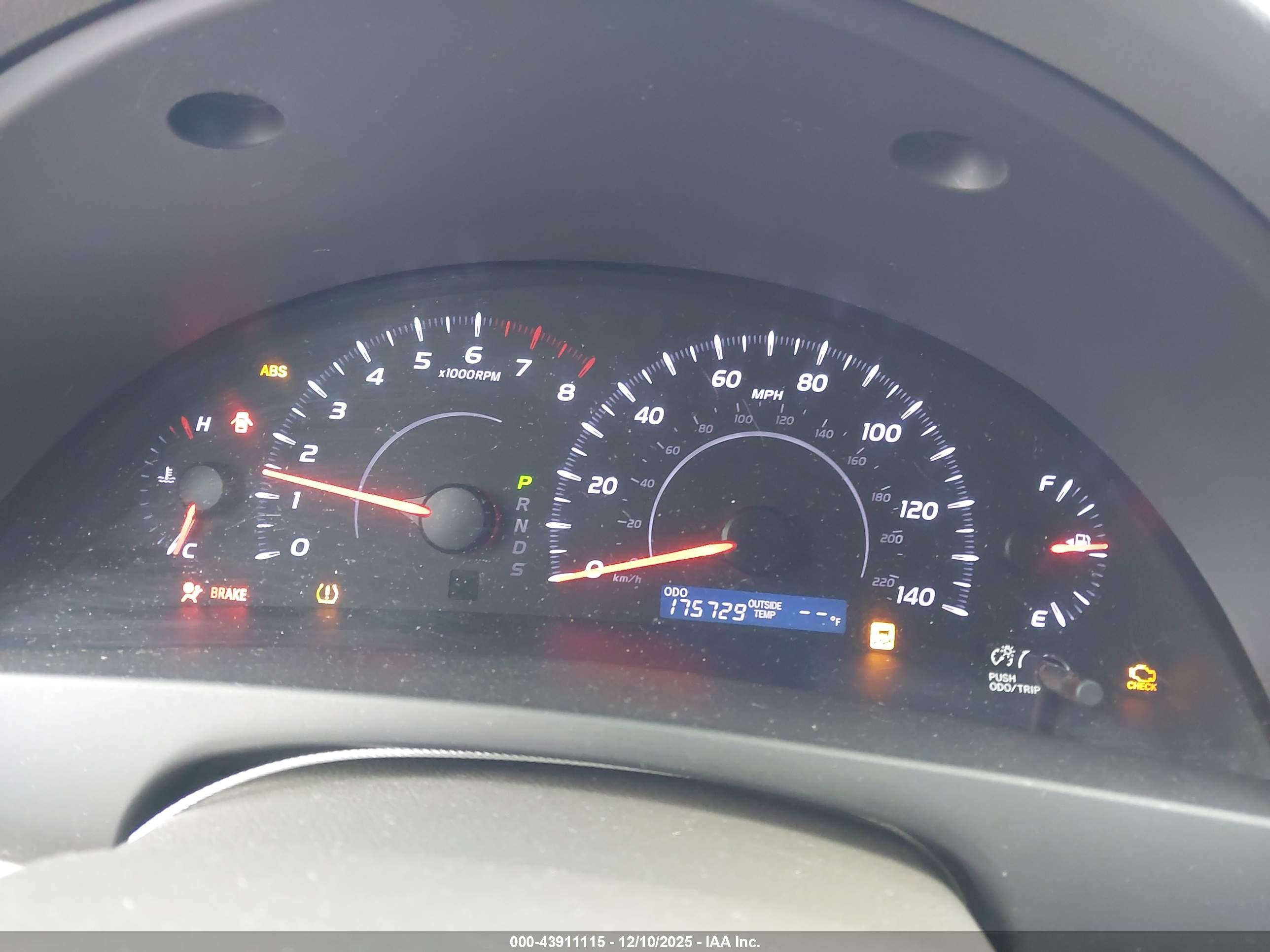 TOYOTA CAMRY image 7