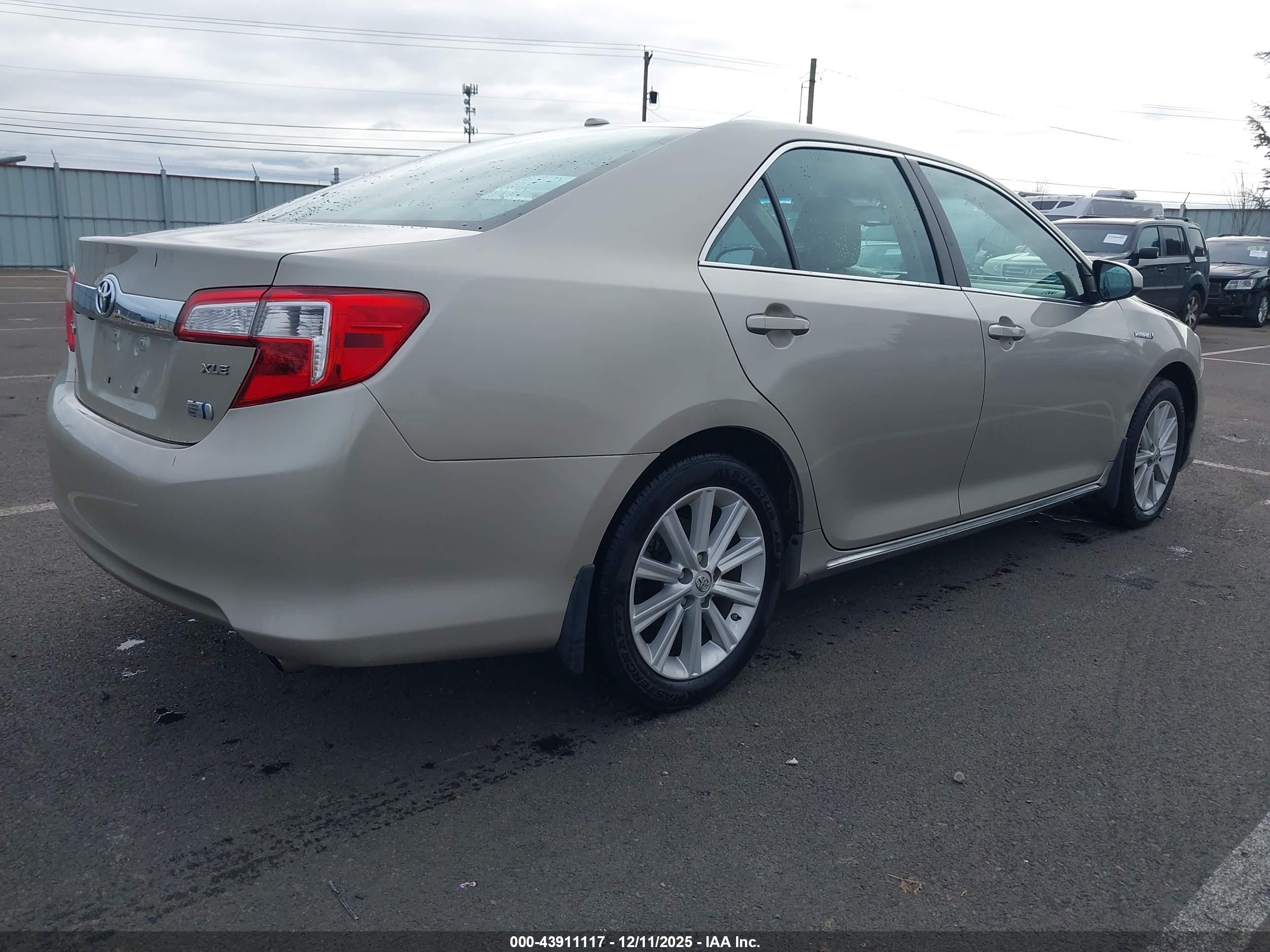 TOYOTA CAMRY image 4