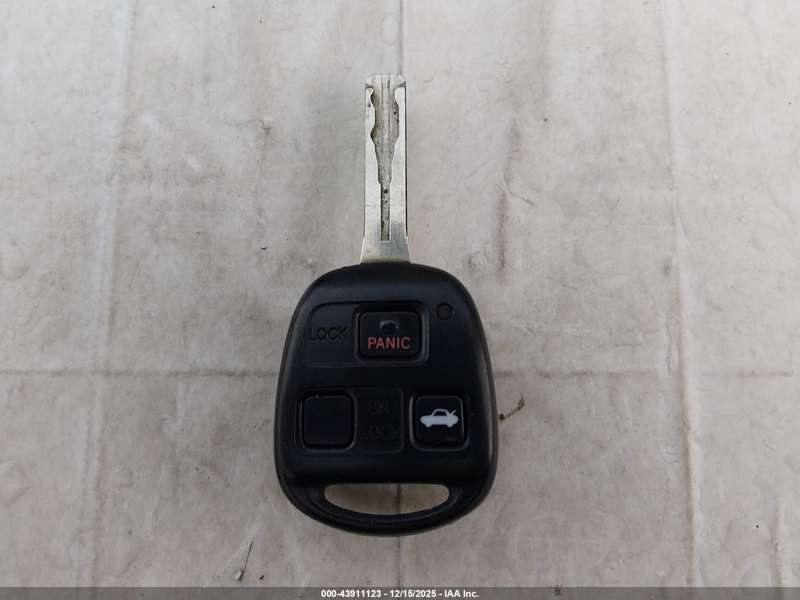 LEXUS ES image 11