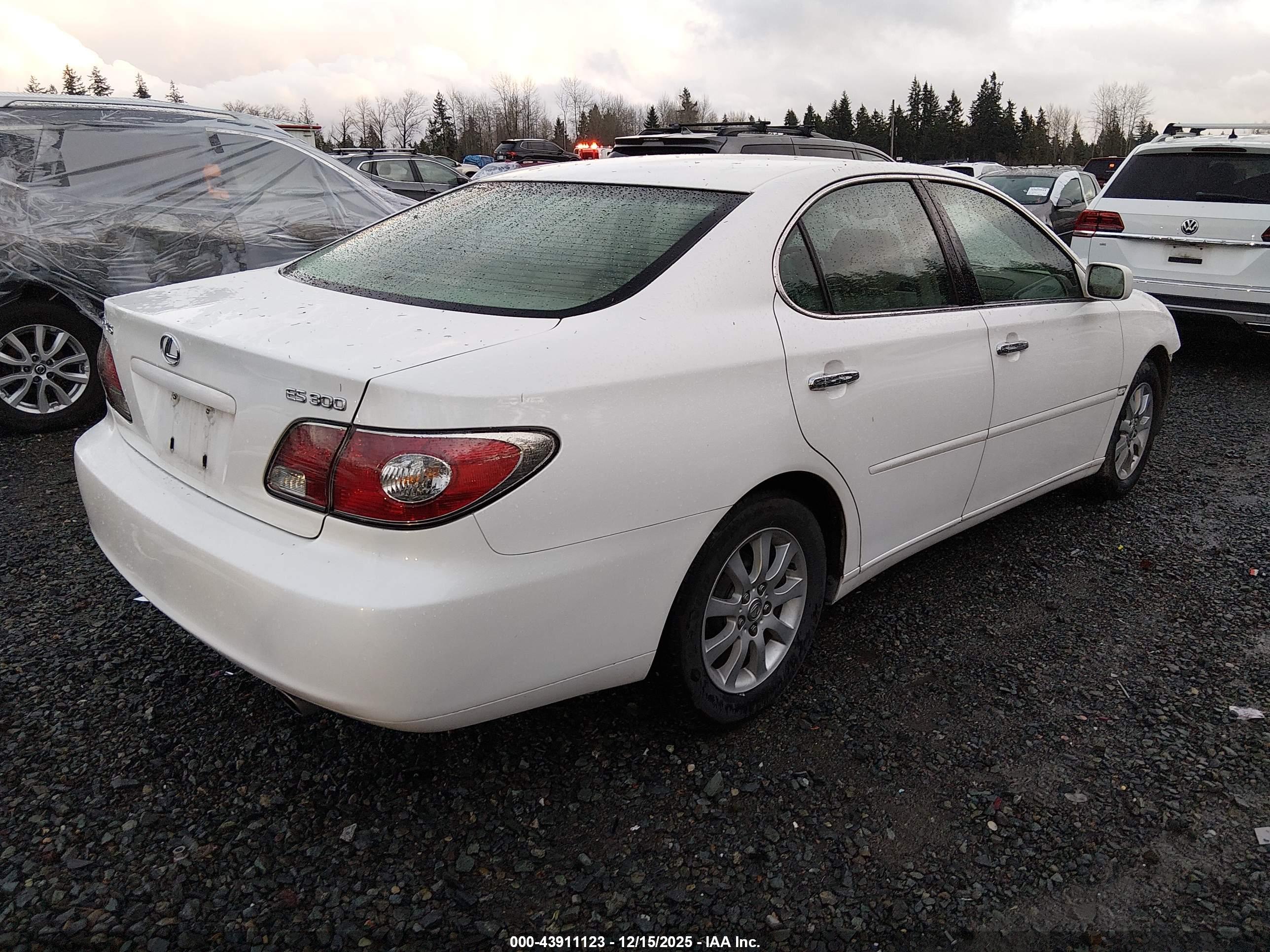 LEXUS ES image 4