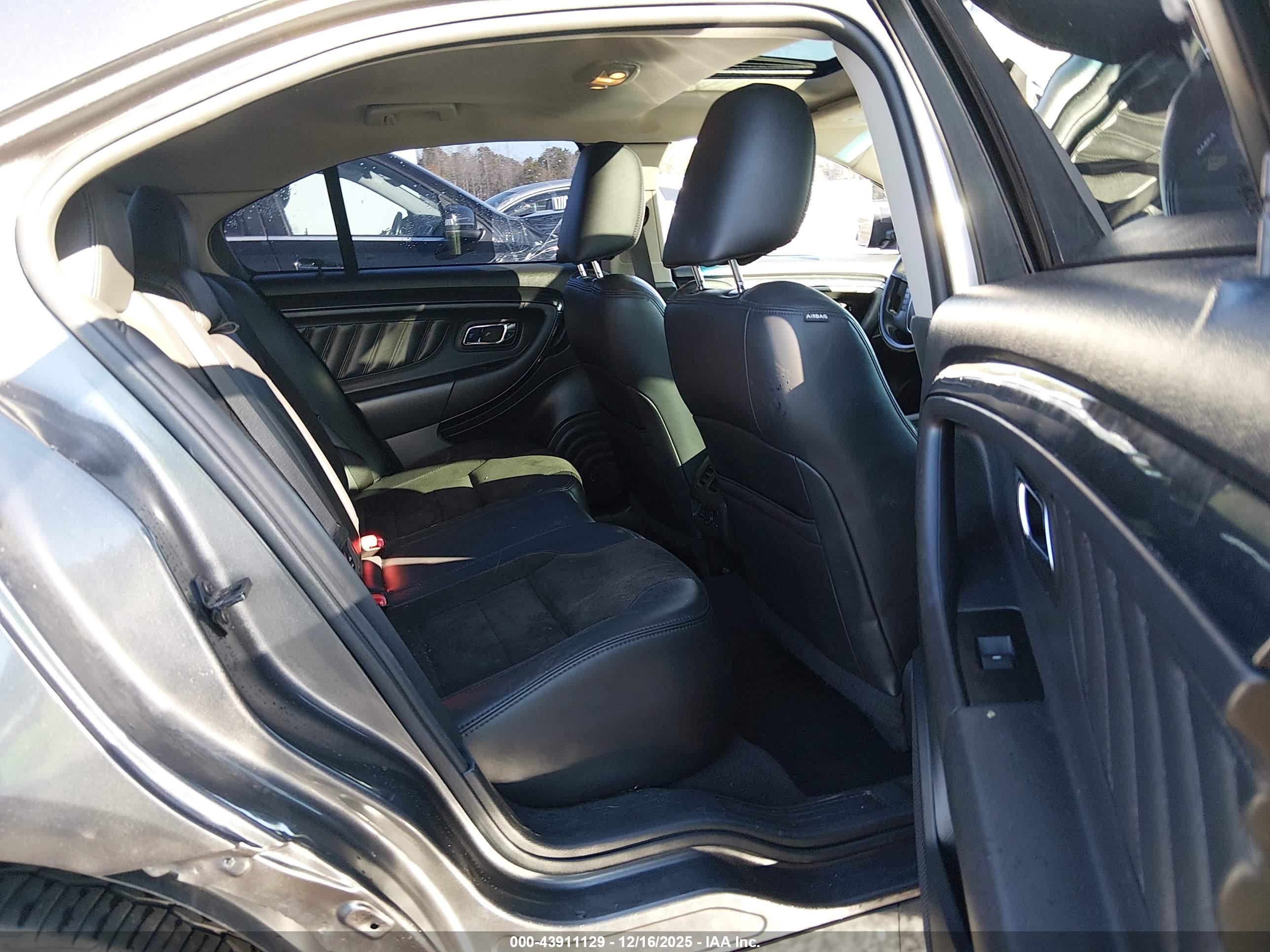 FORD TAURUS image 8