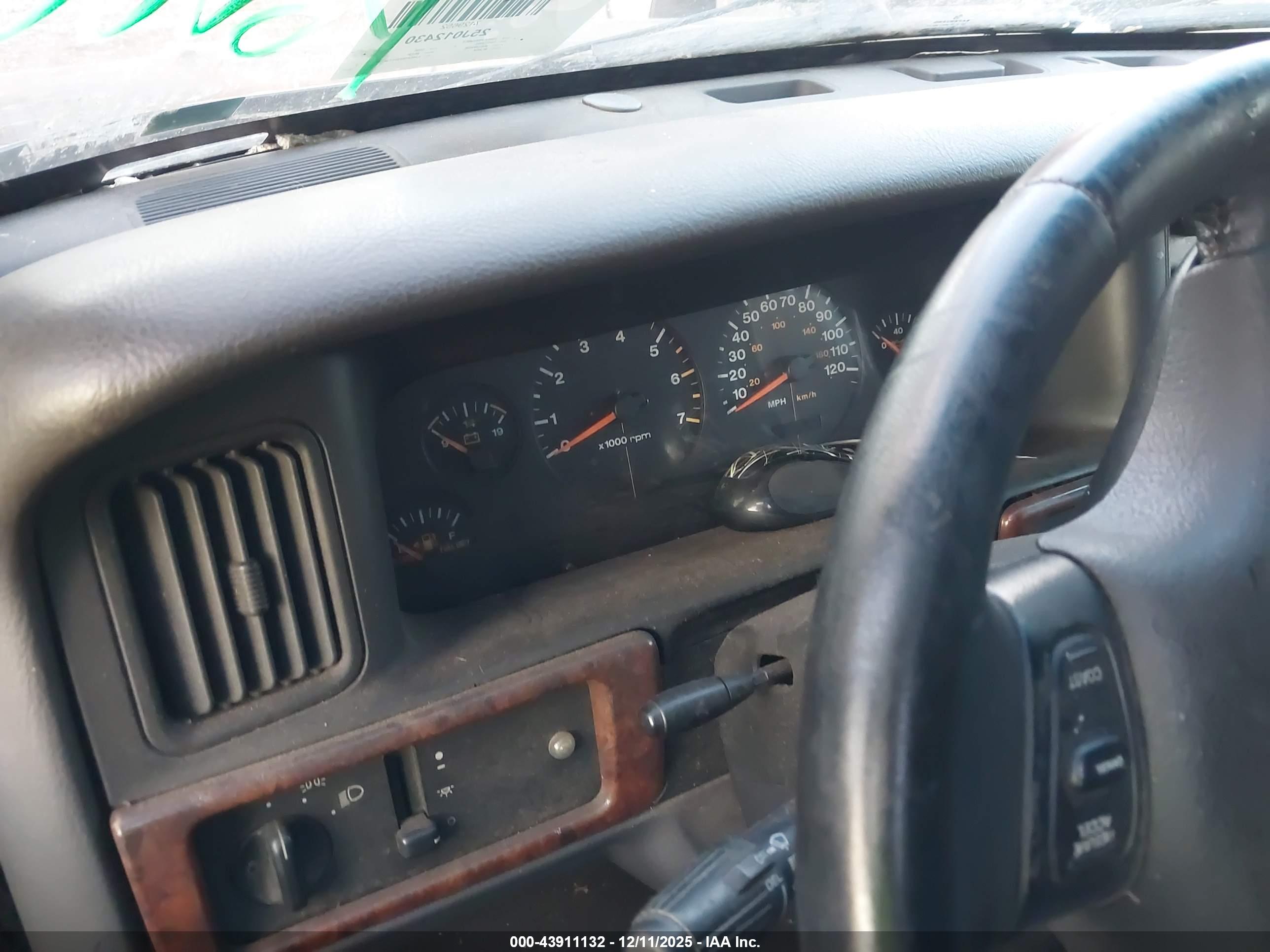 JEEP GRAND image 7