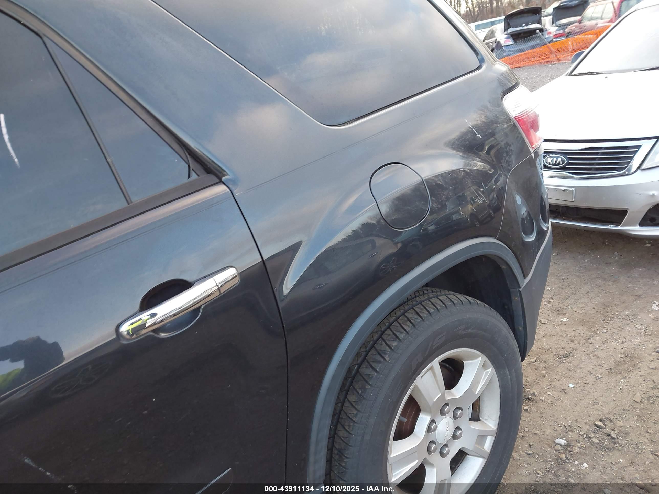 GMC ACADIA image 6