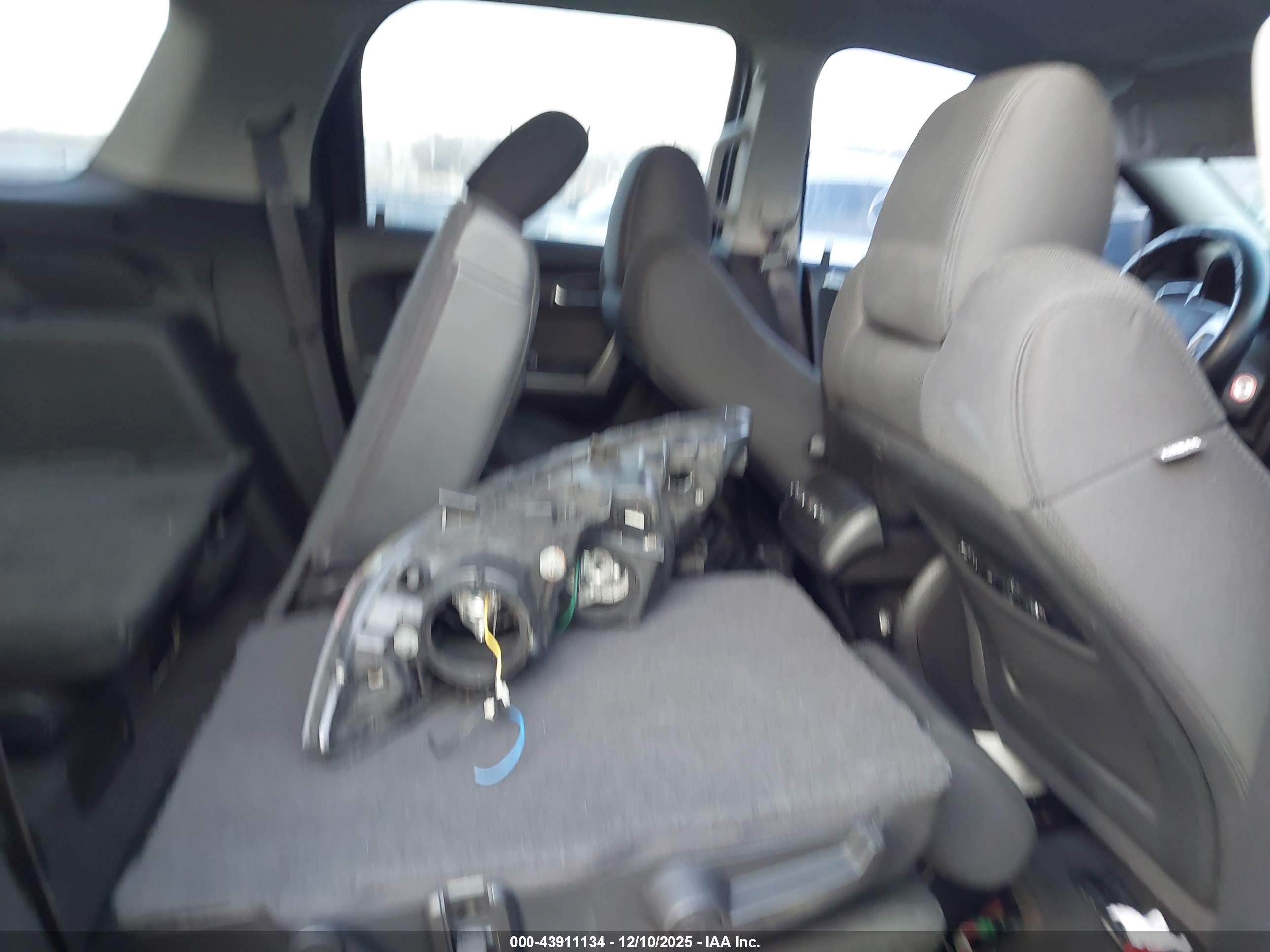 GMC ACADIA image 8