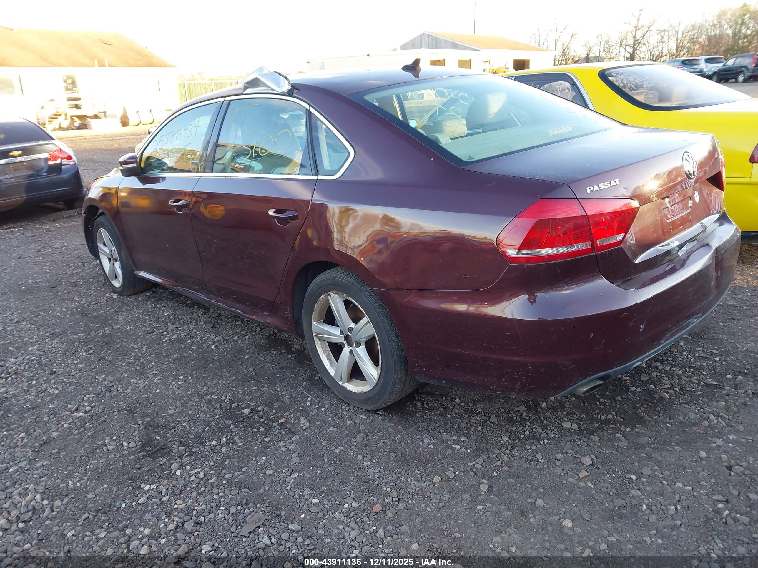 VOLKSWAGEN PASSAT image 3