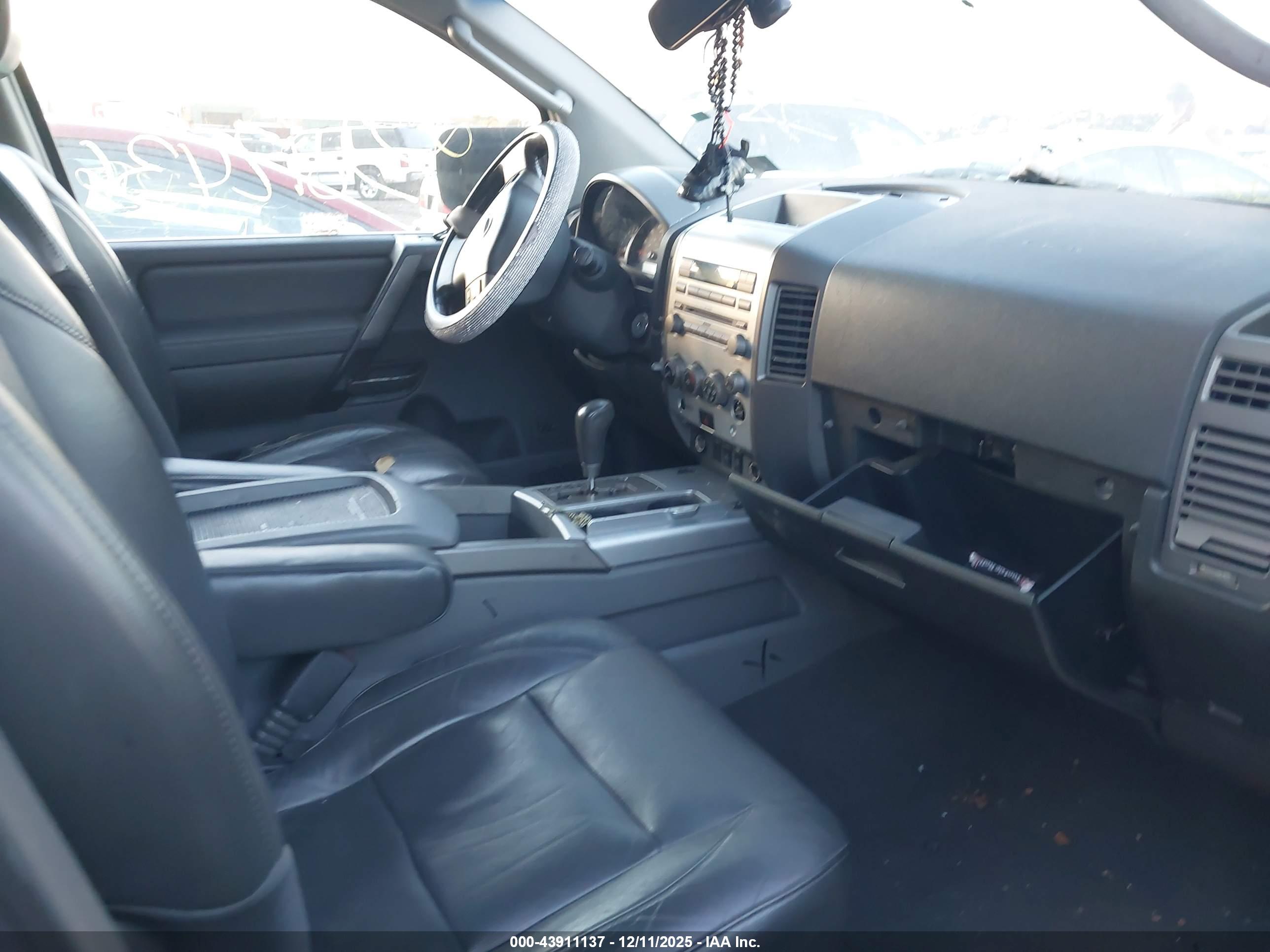 NISSAN ARMADA image 5