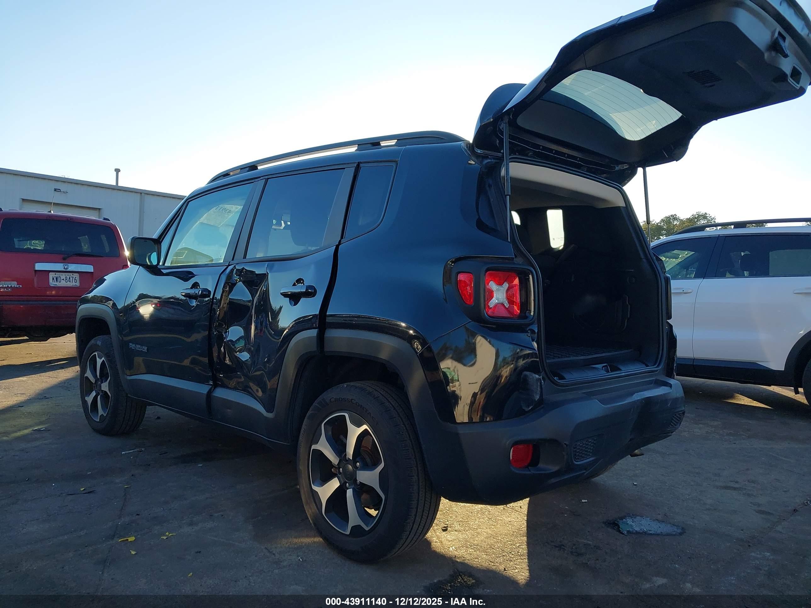 JEEP RENEGADE image 3