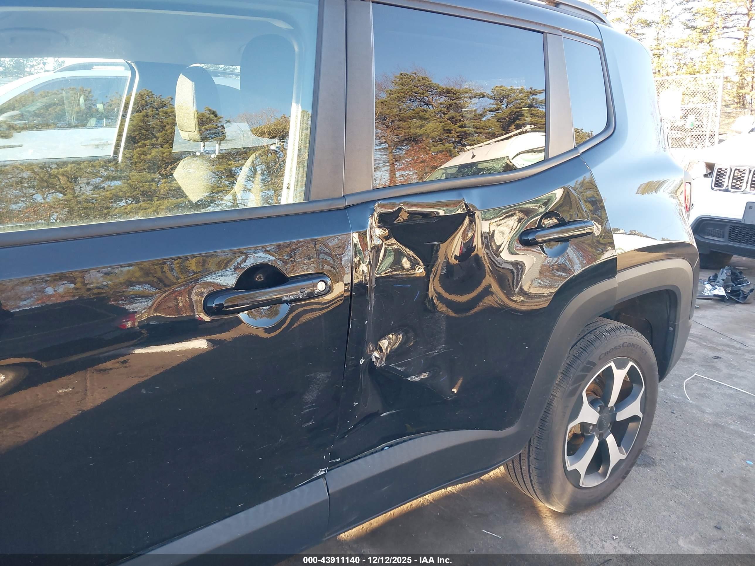 JEEP RENEGADE image 6