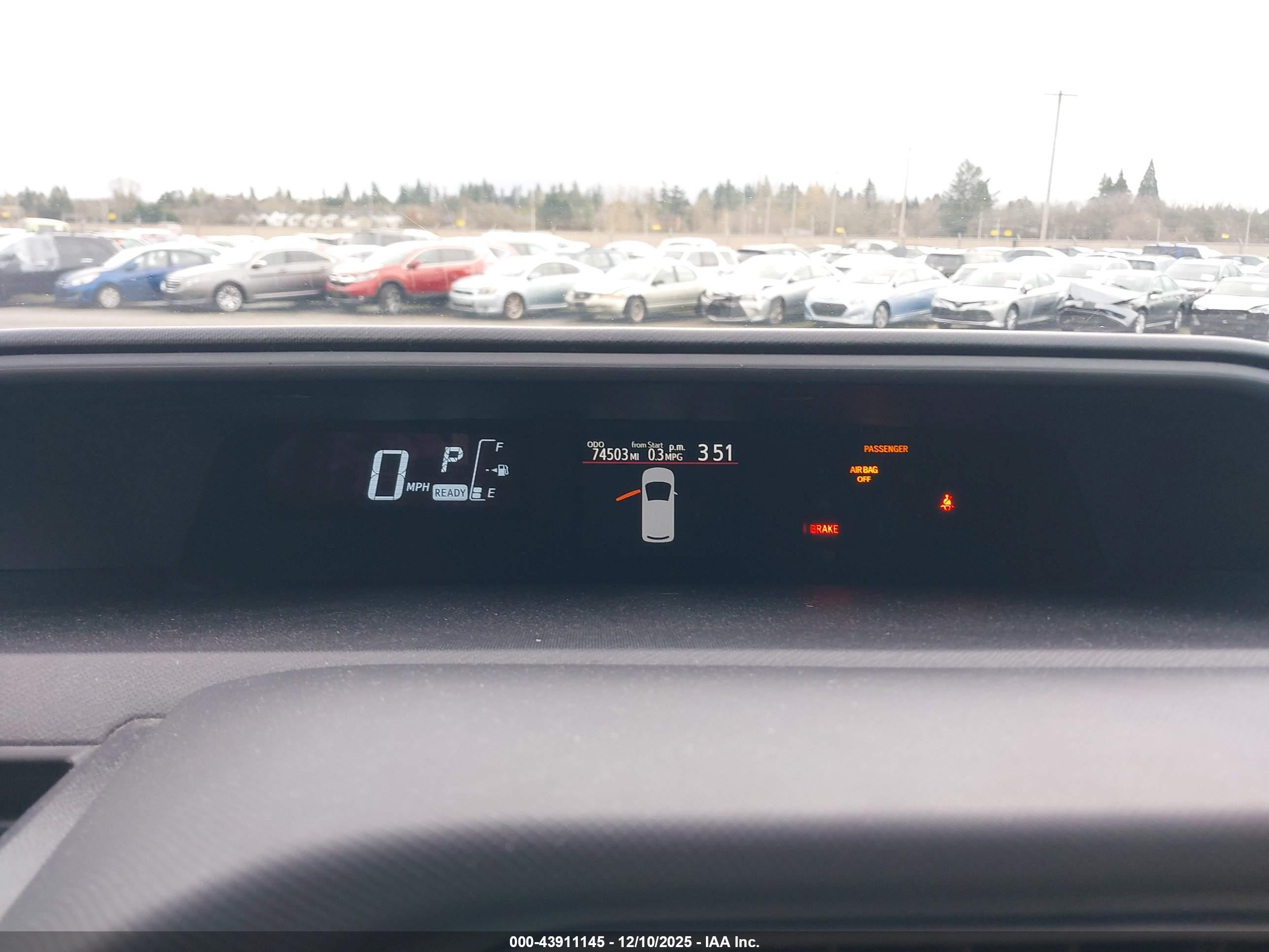 TOYOTA PRIUS image 7