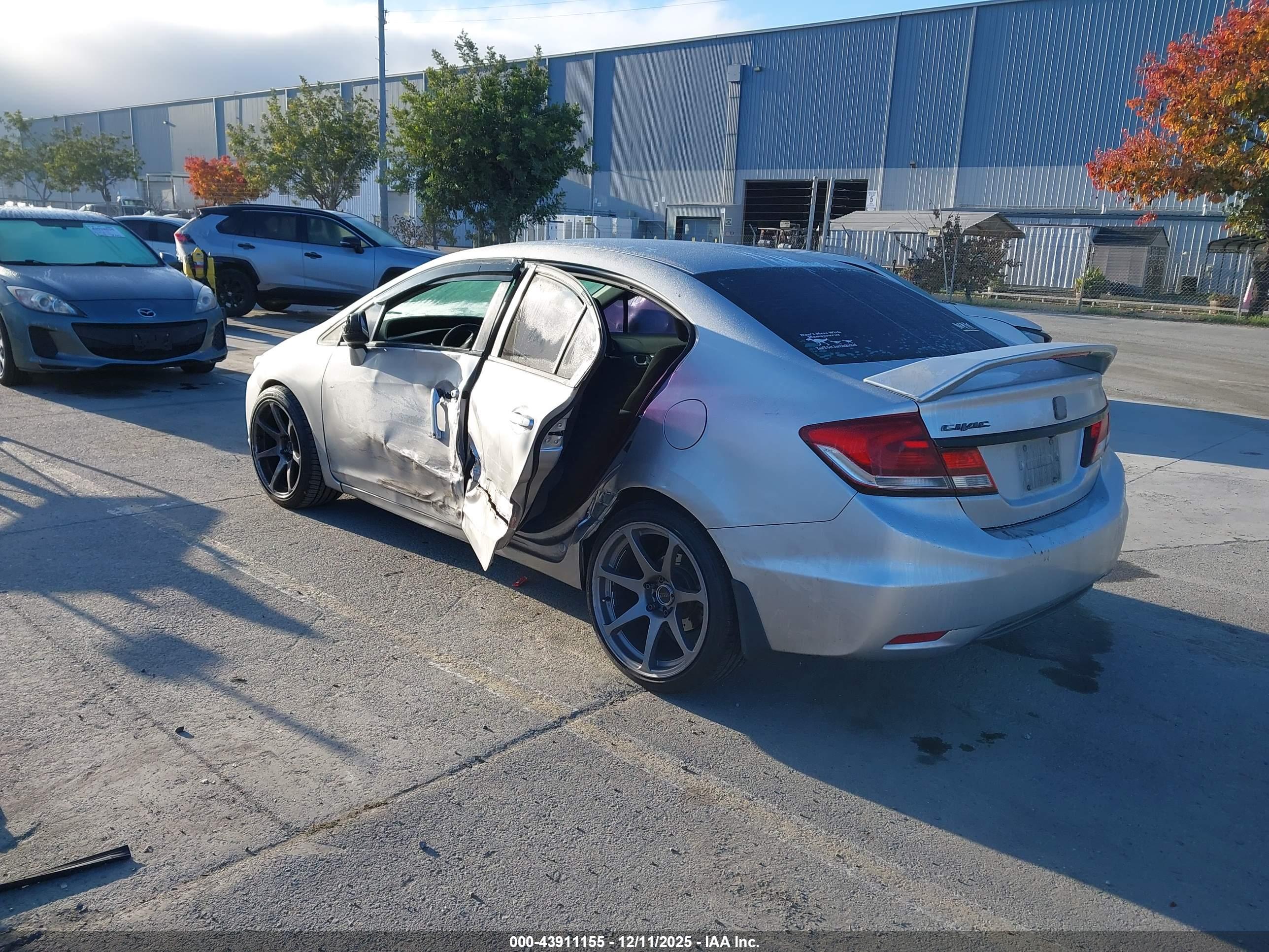 HONDA CIVIC image 3