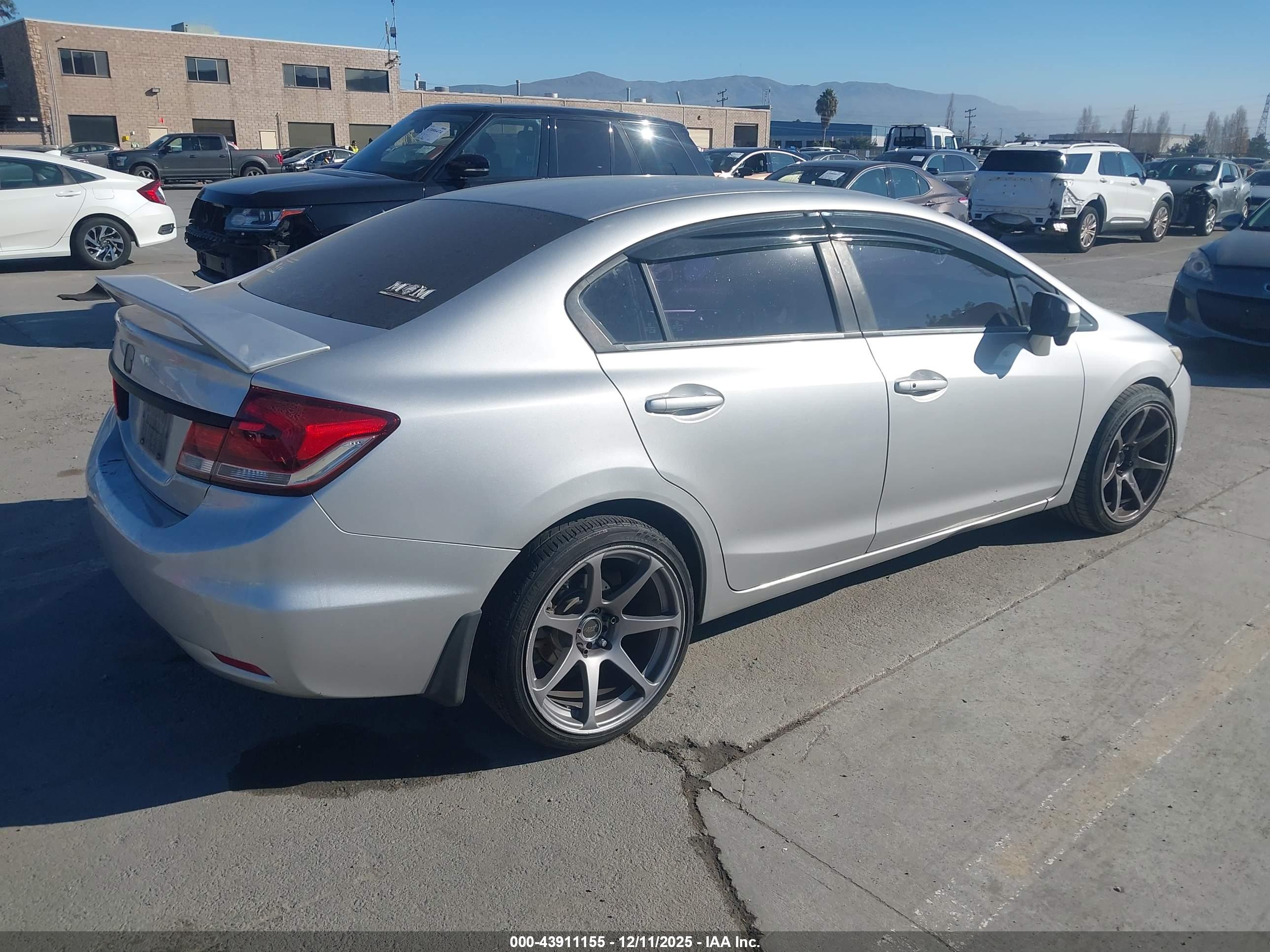 HONDA CIVIC image 4