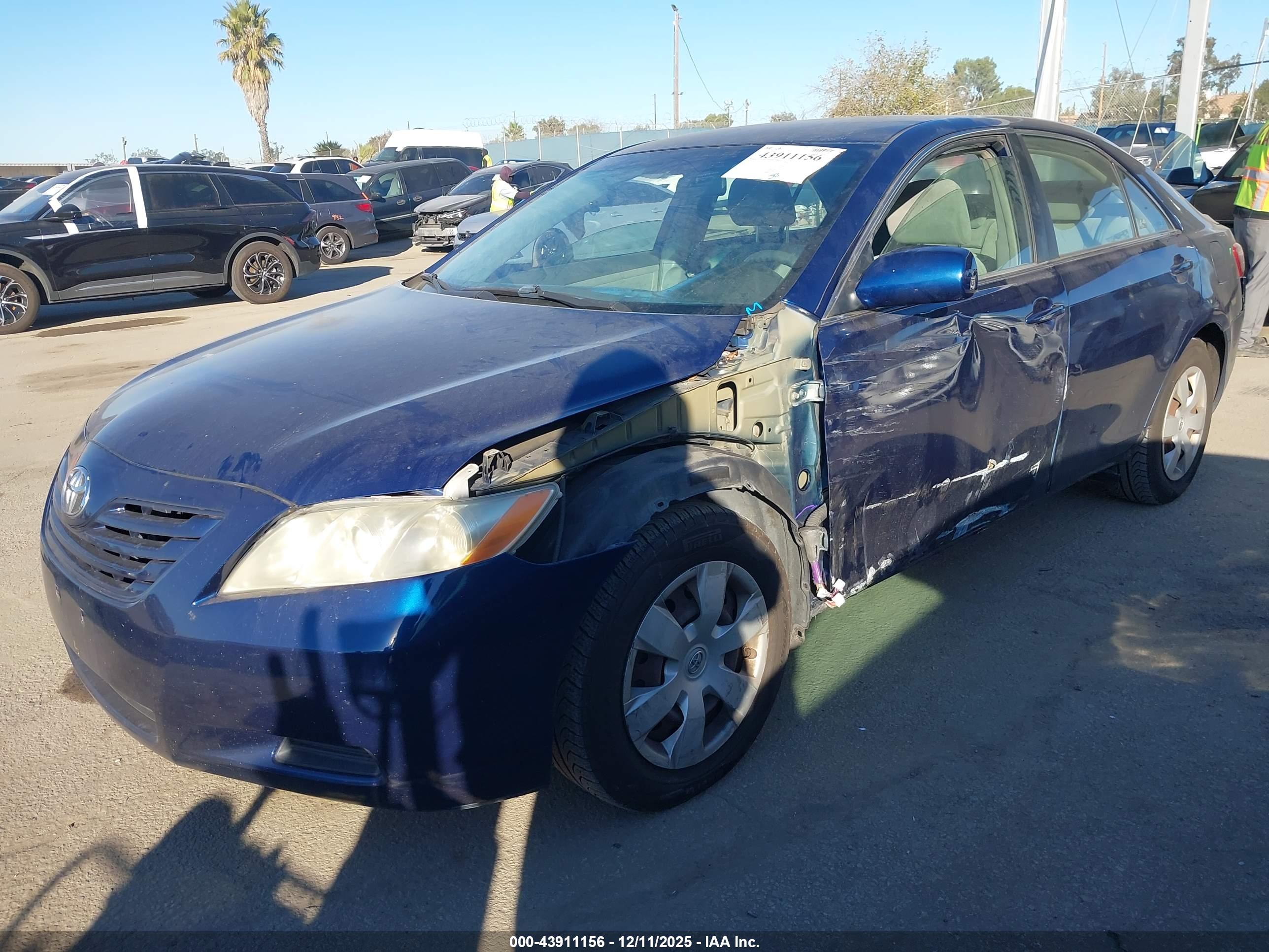 TOYOTA CAMRY image 2