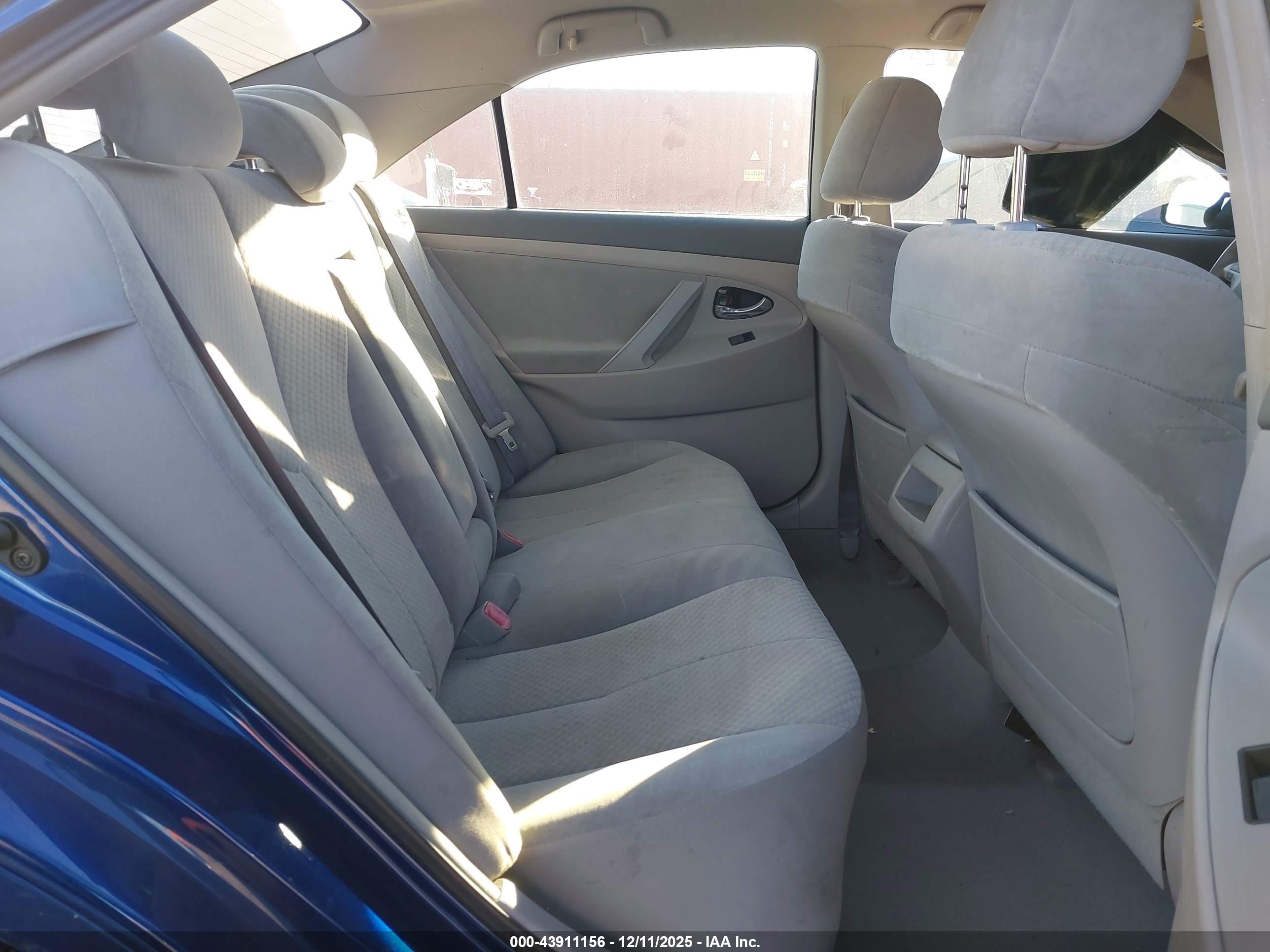 TOYOTA CAMRY image 8