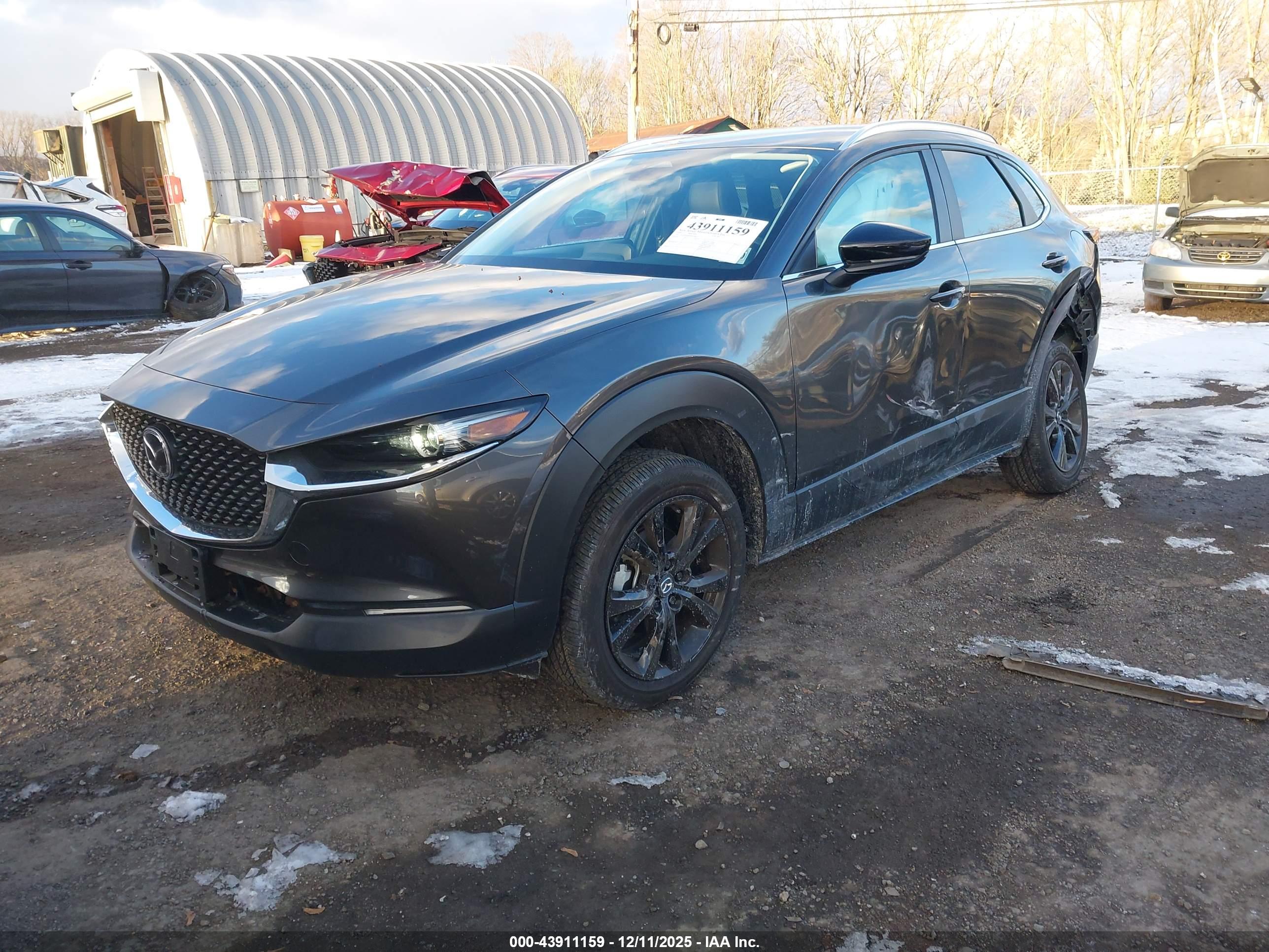 MAZDA CX-30 image 2