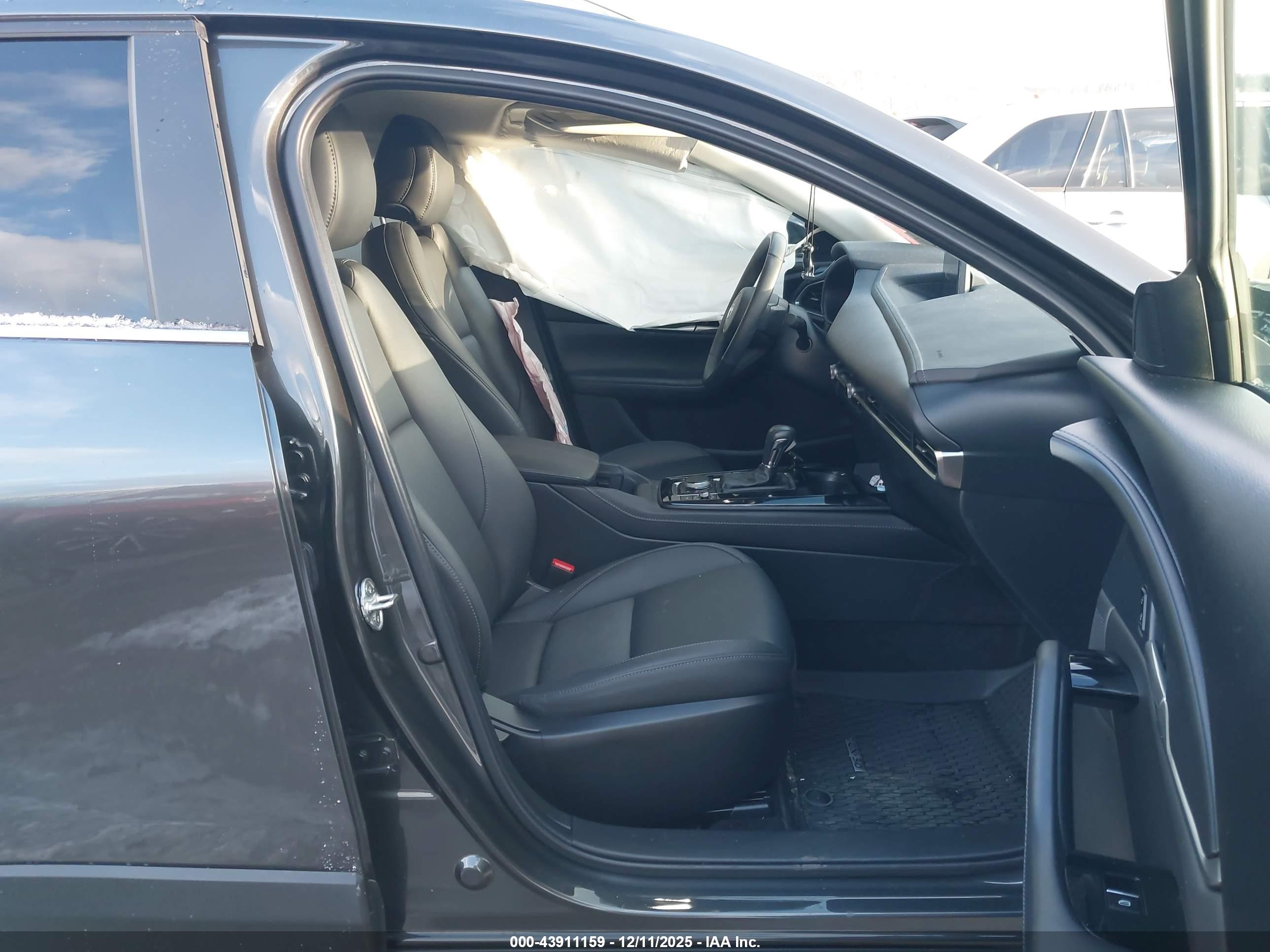 MAZDA CX-30 image 5