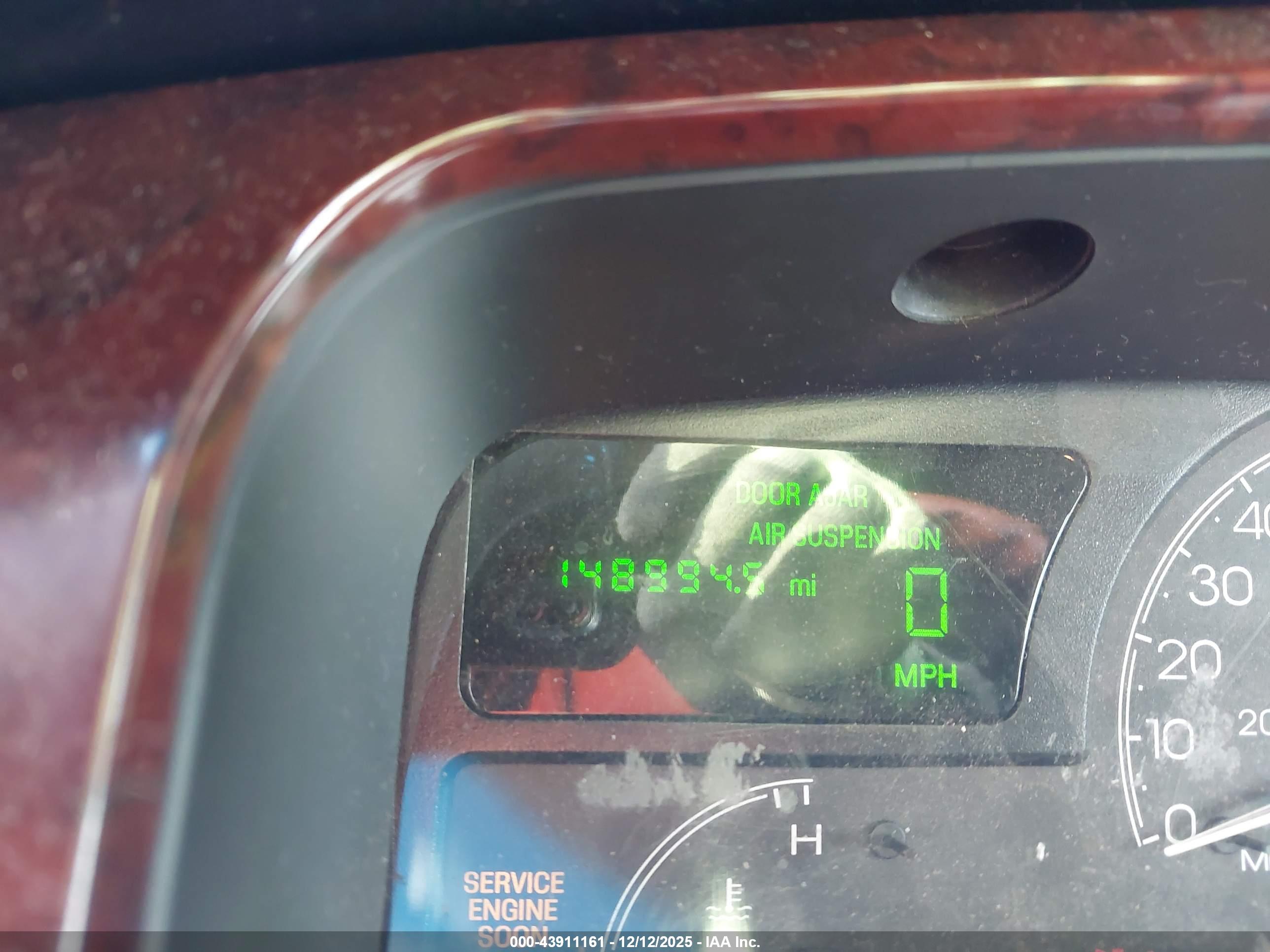 LINCOLN TOWN image 7