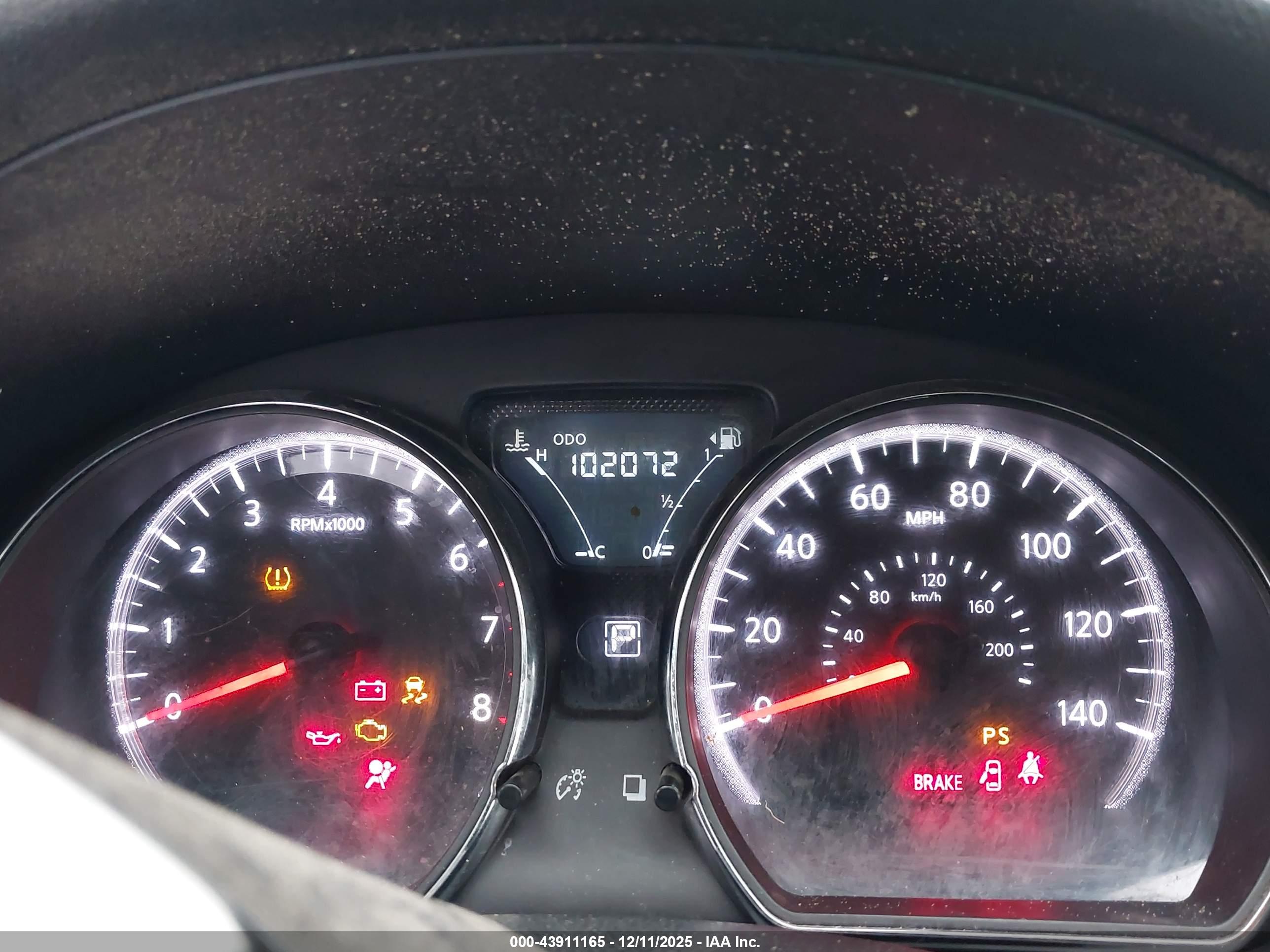 NISSAN VERSA image 7