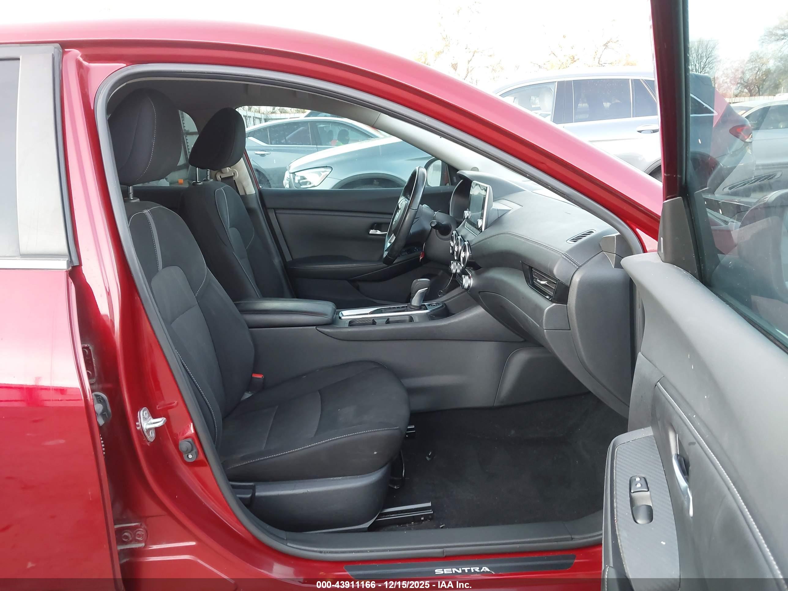 NISSAN SENTRA image 5