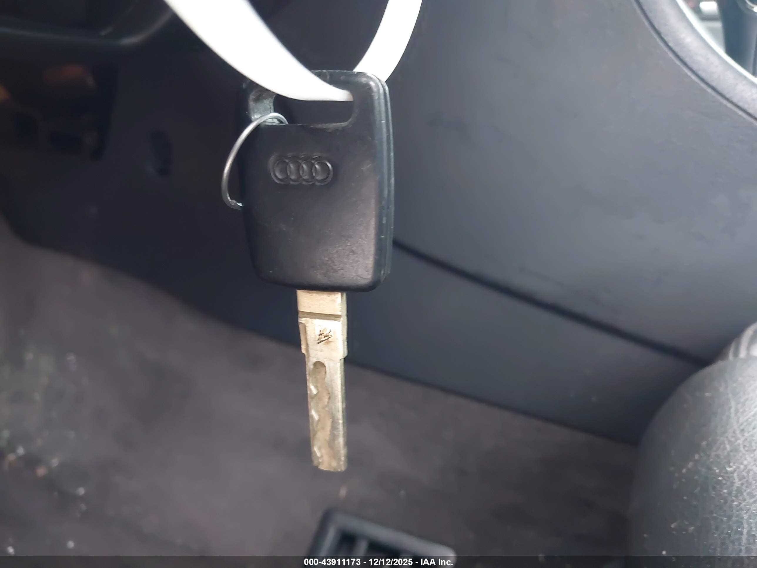 AUDI A4 image 11