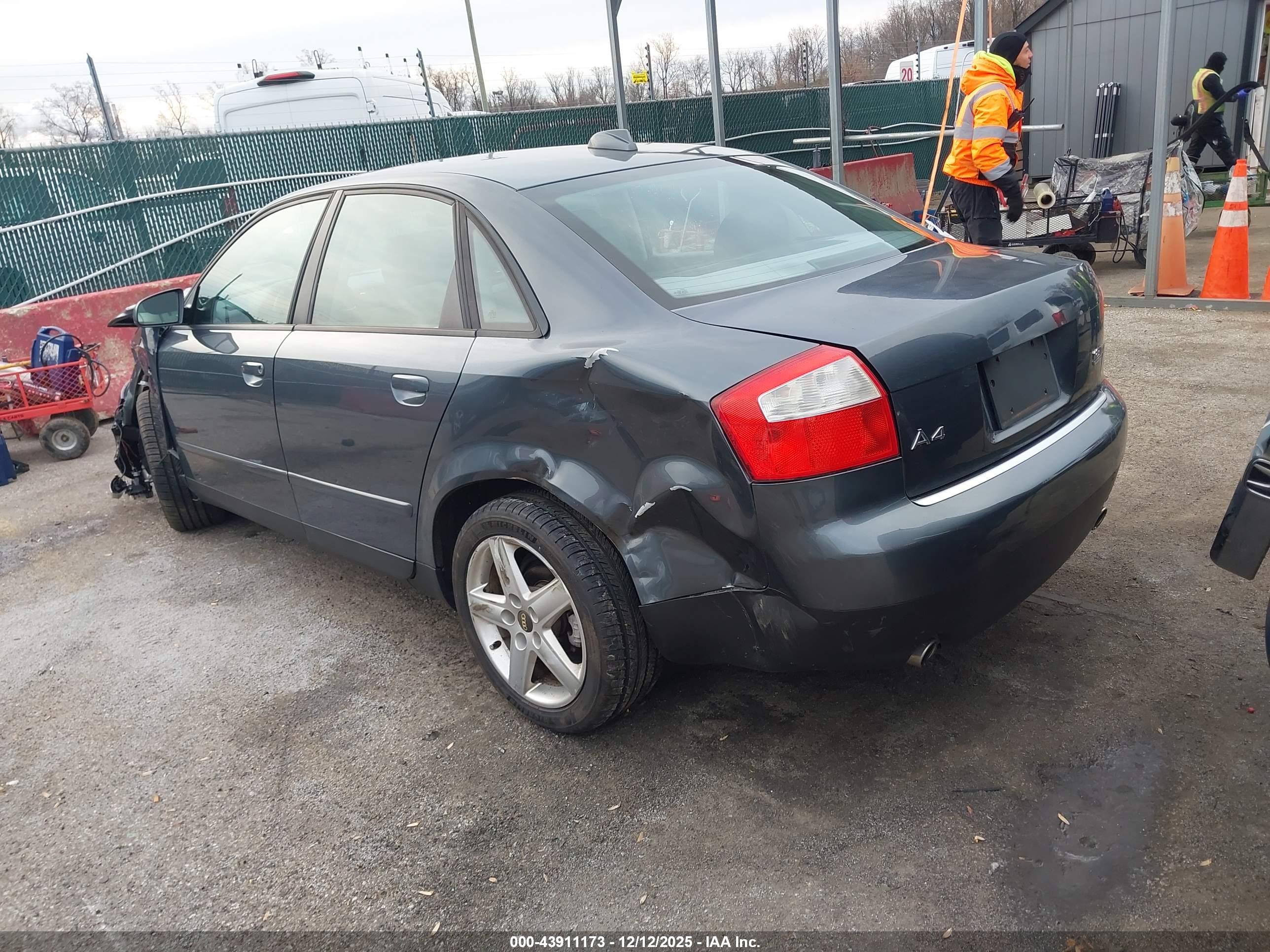 AUDI A4 image 3