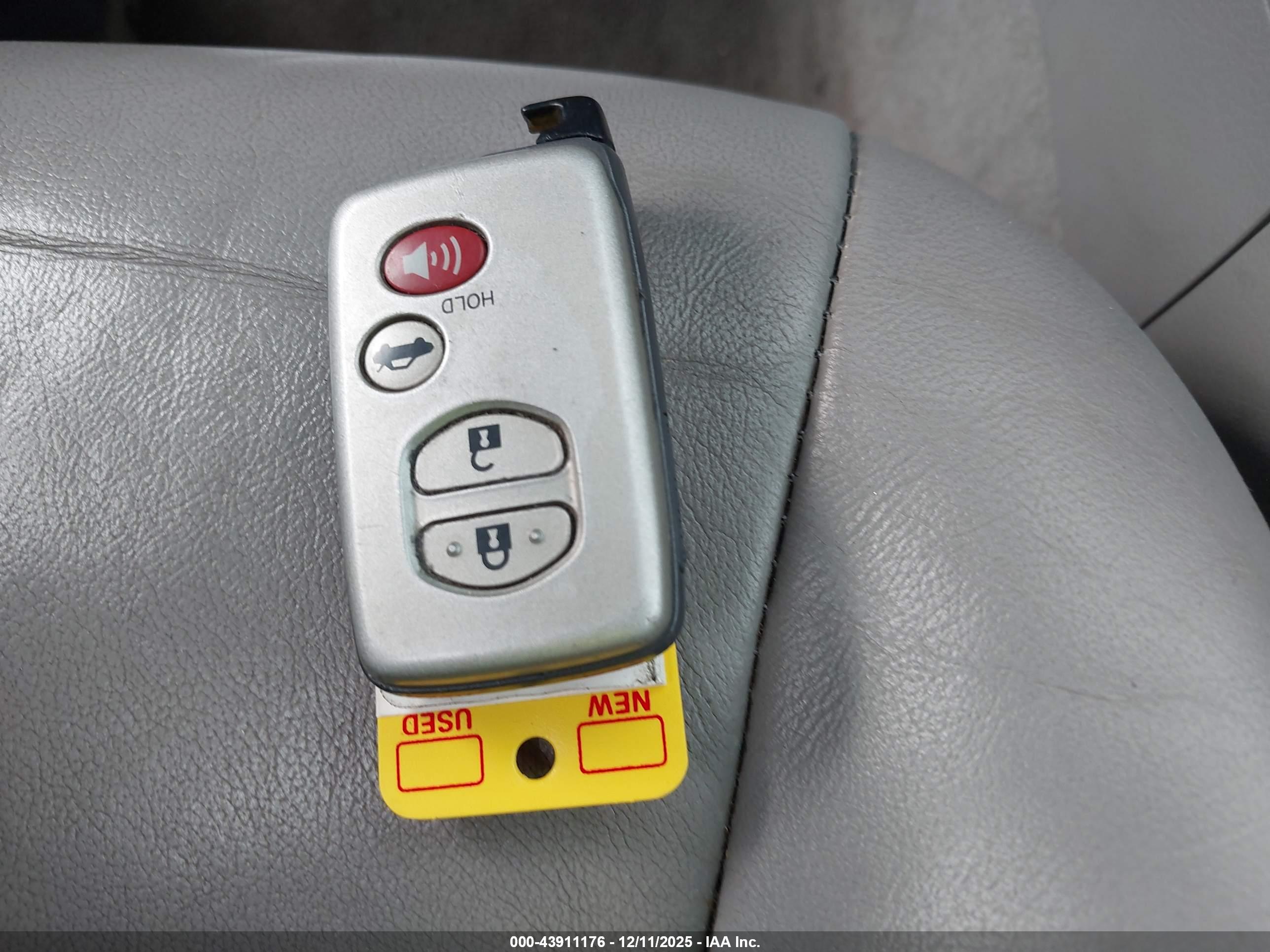 TOYOTA CAMRY image 11